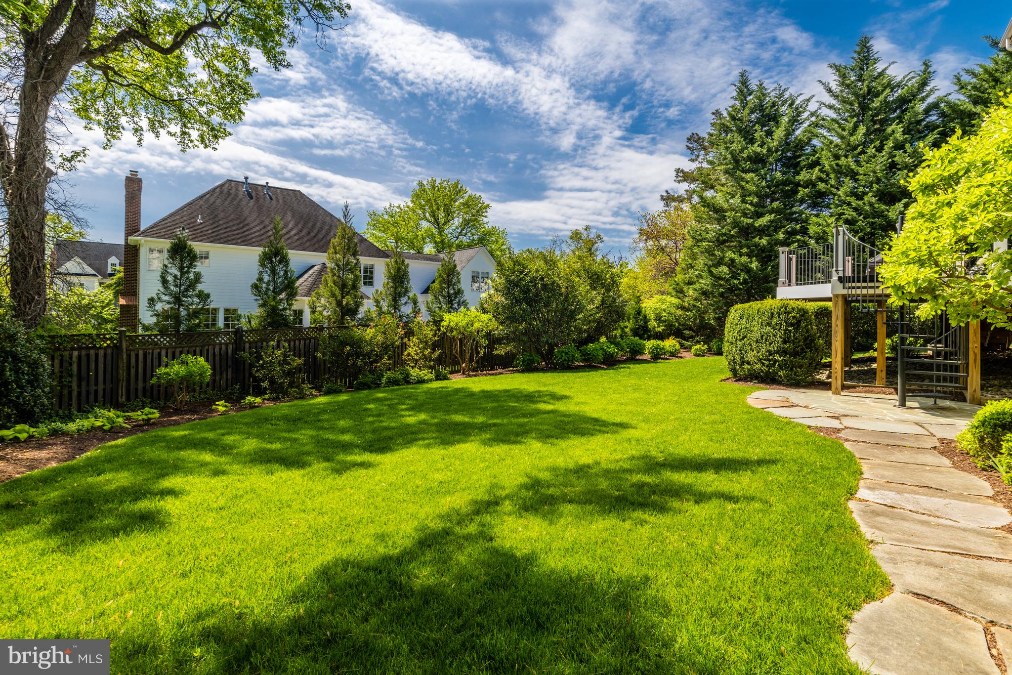 SALONA VILLAGE - Residential