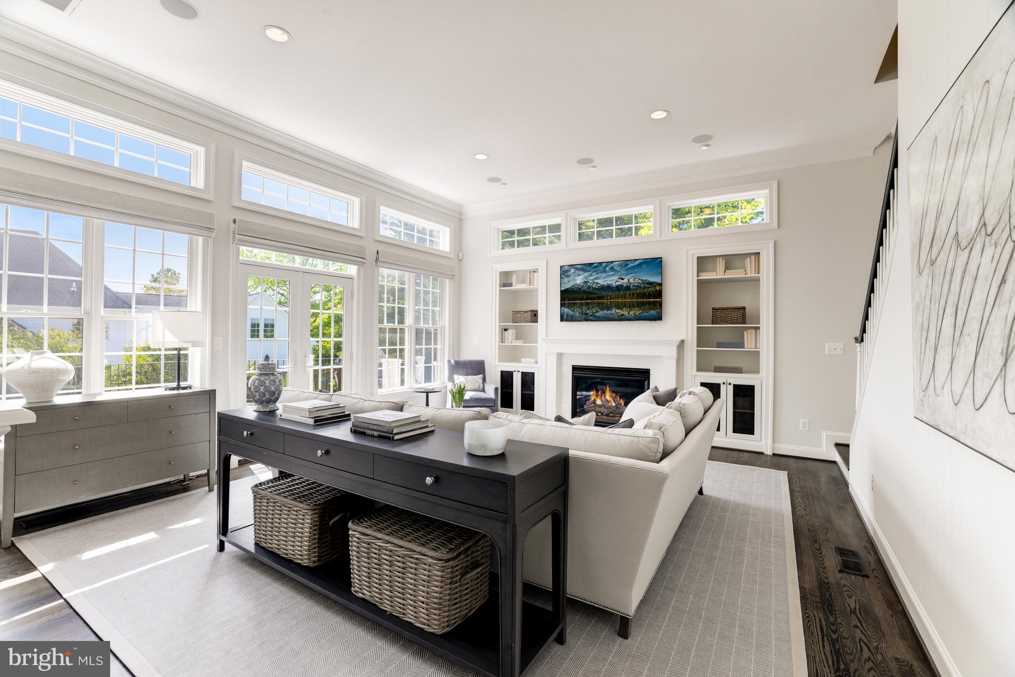 SALONA VILLAGE - Residential