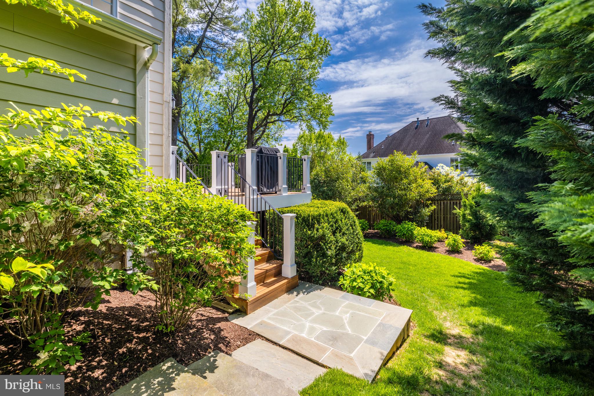 SALONA VILLAGE - Residential