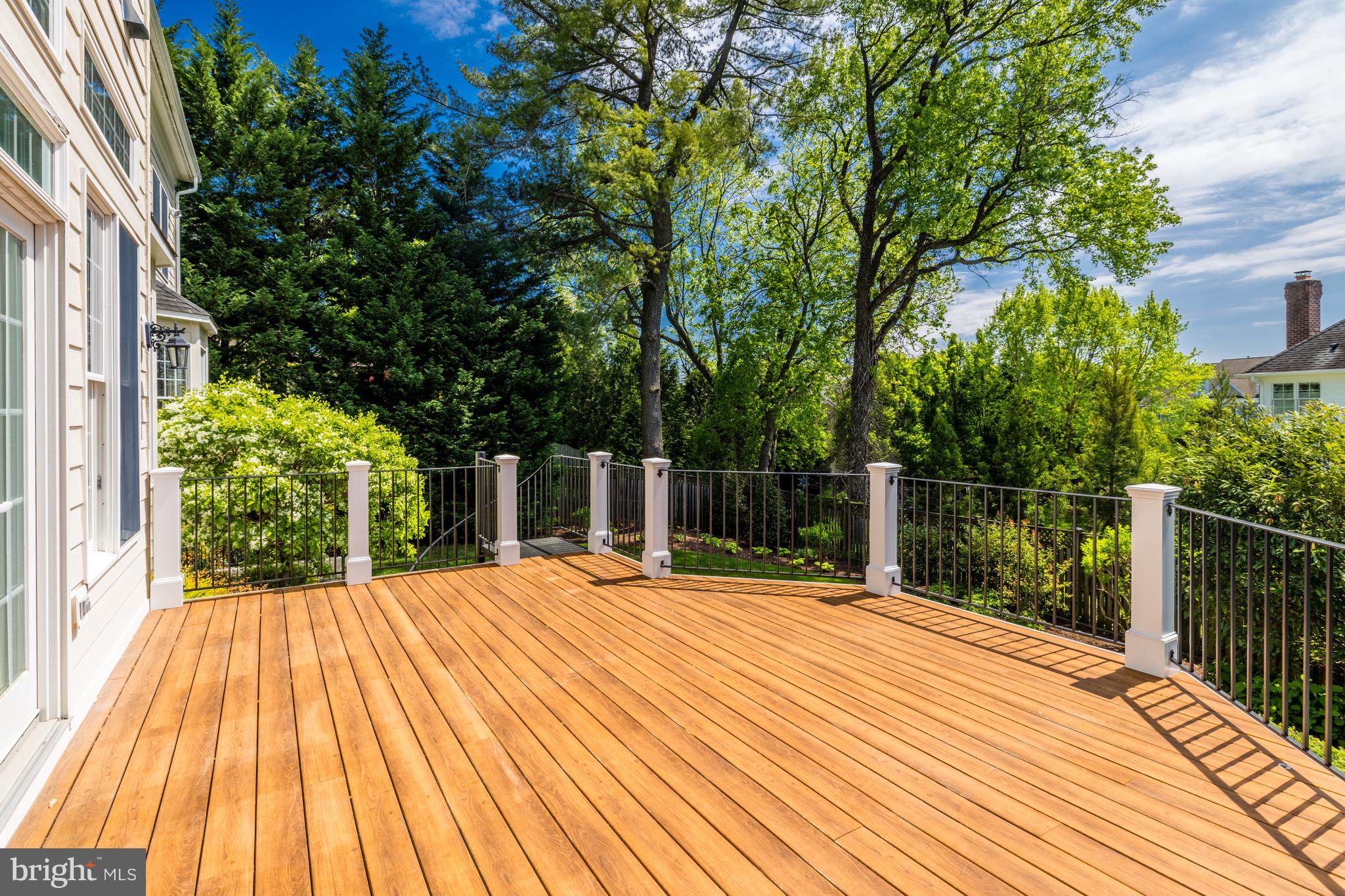 SALONA VILLAGE - Residential