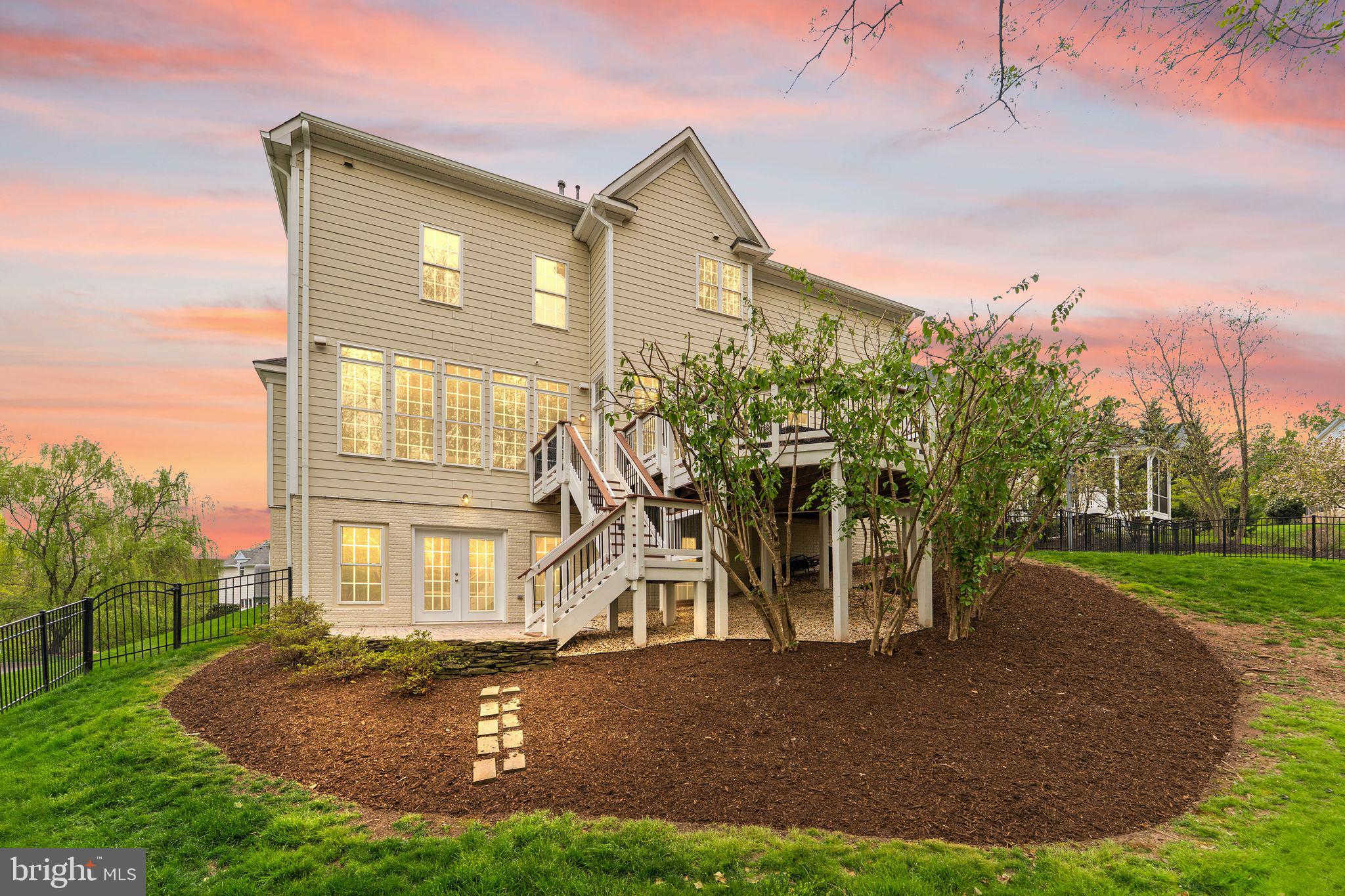 LANSDOWNE ON THE POTOMAC - Residential