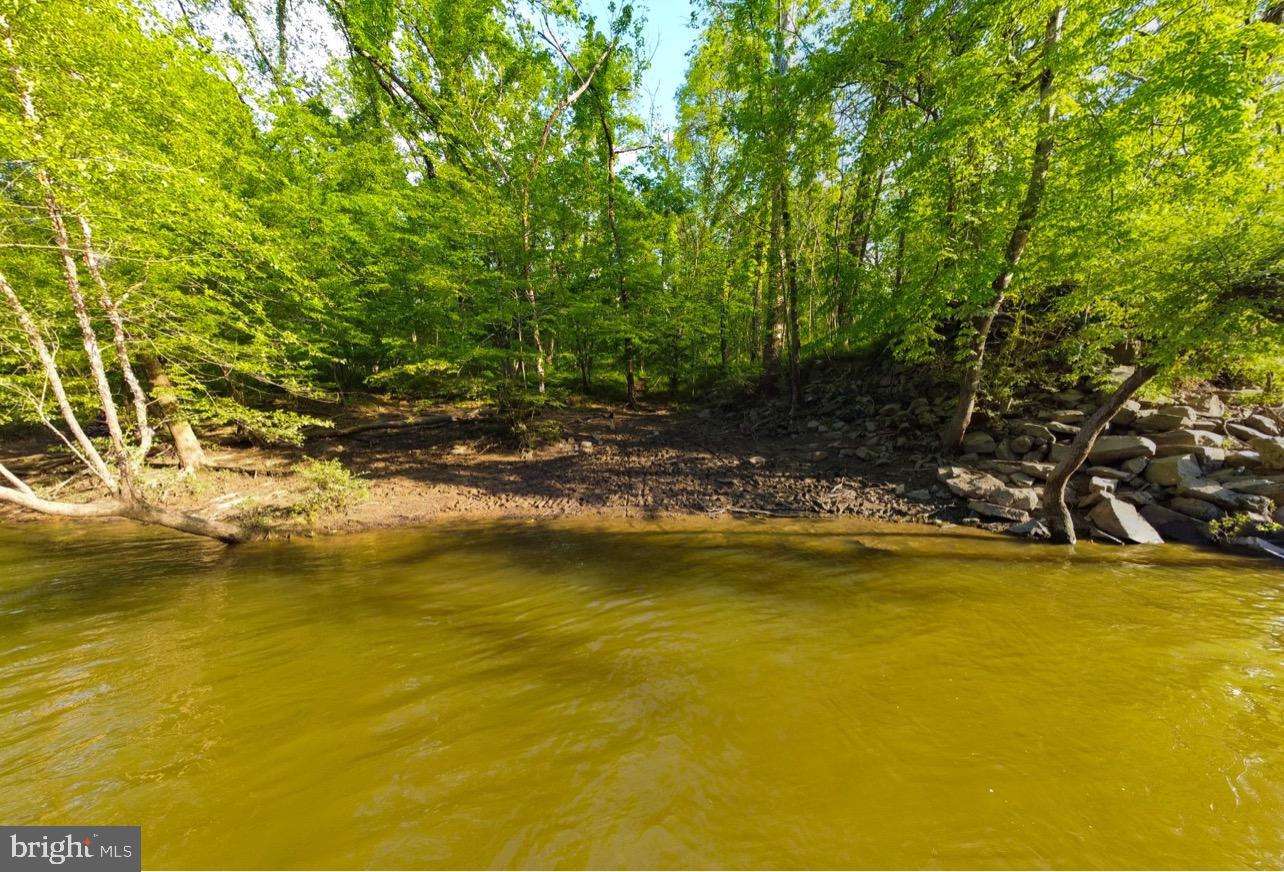 LANSDOWNE ON THE POTOMAC - Residential