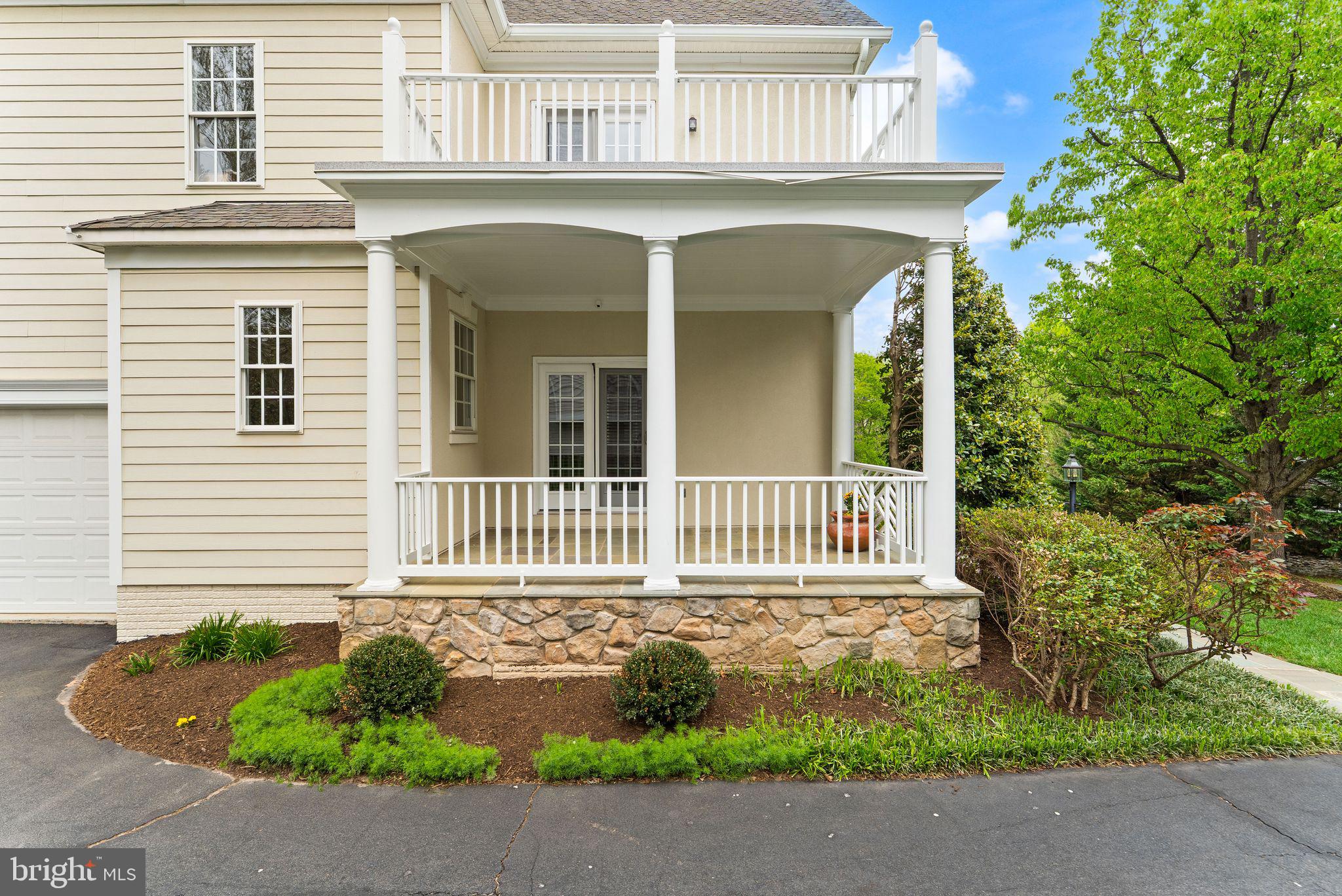 LANSDOWNE ON THE POTOMAC - Residential