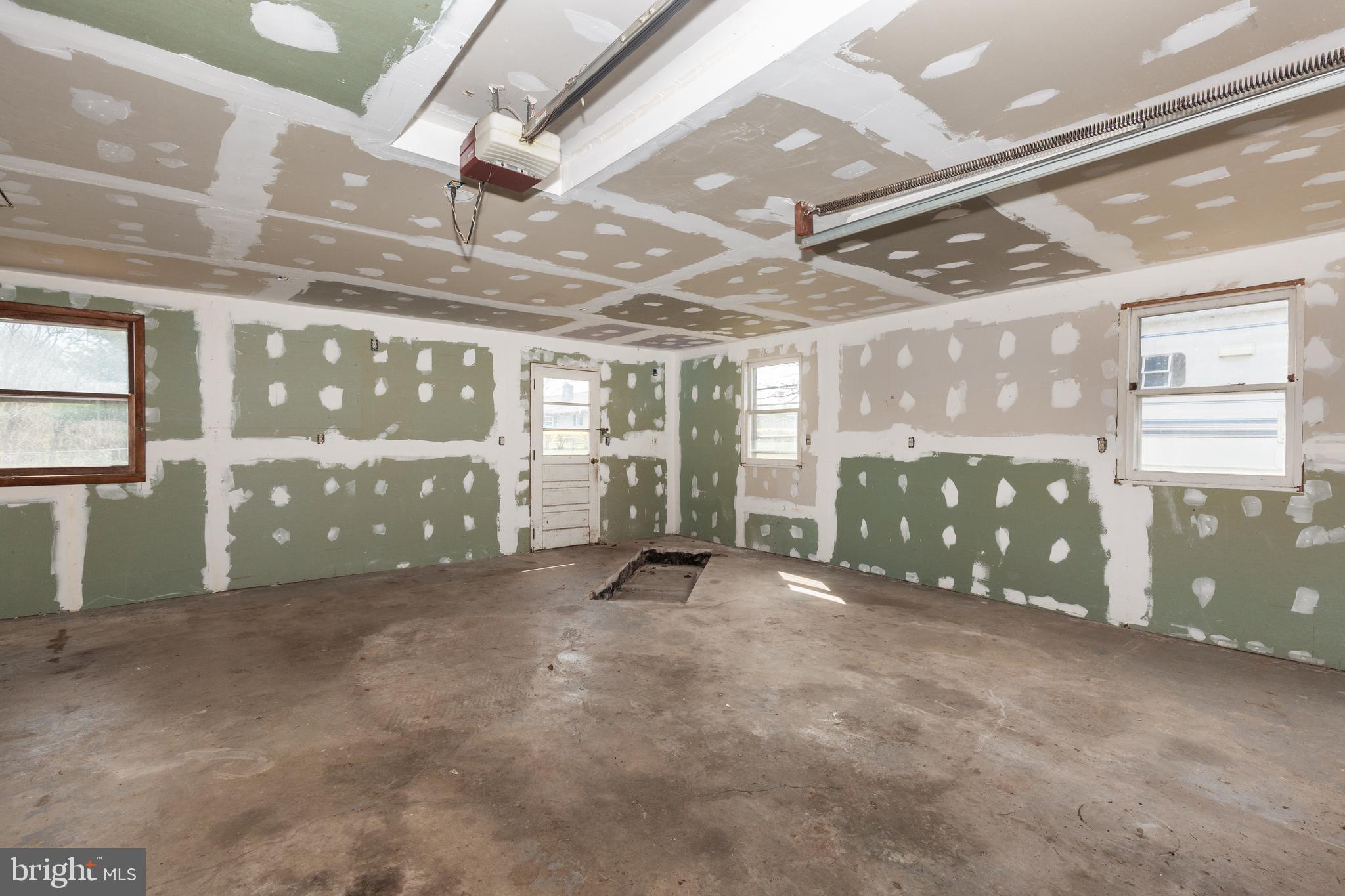 SPRINGFIELD ESTATES - Residential