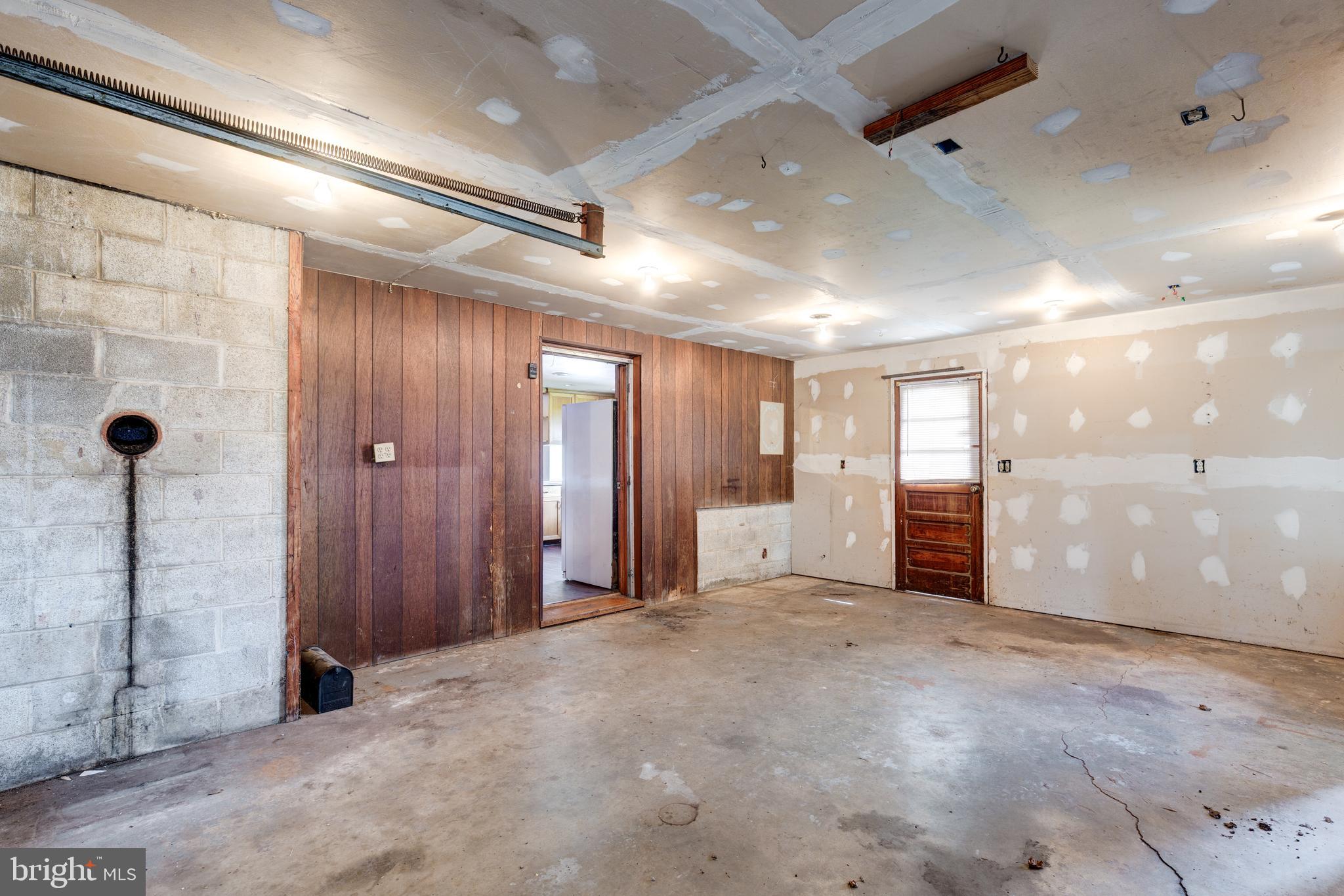 SPRINGFIELD ESTATES - Residential