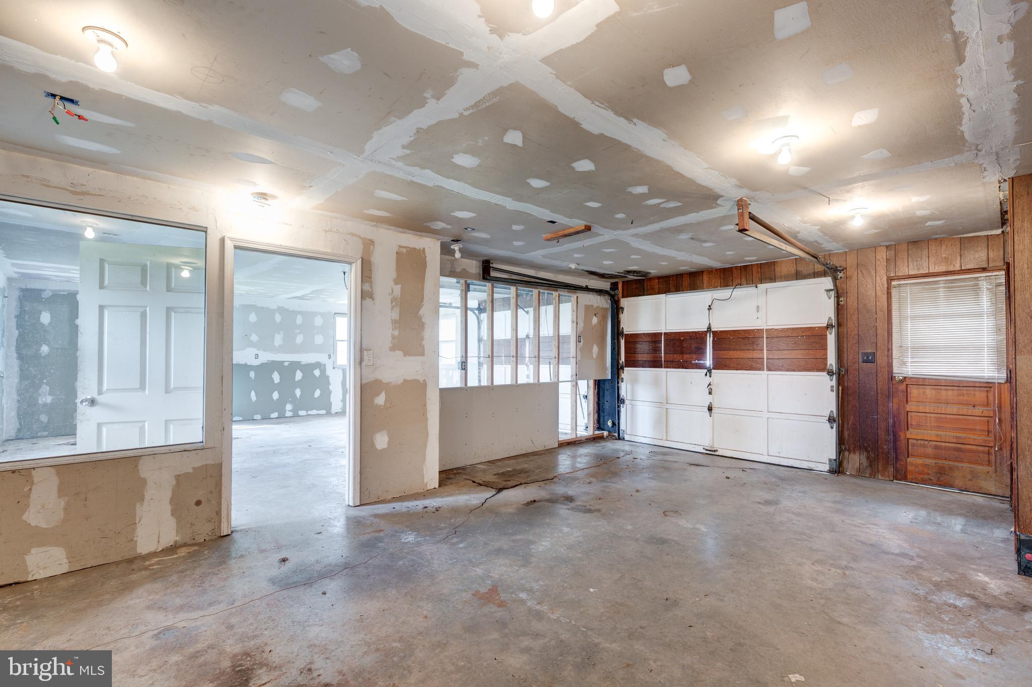 SPRINGFIELD ESTATES - Residential