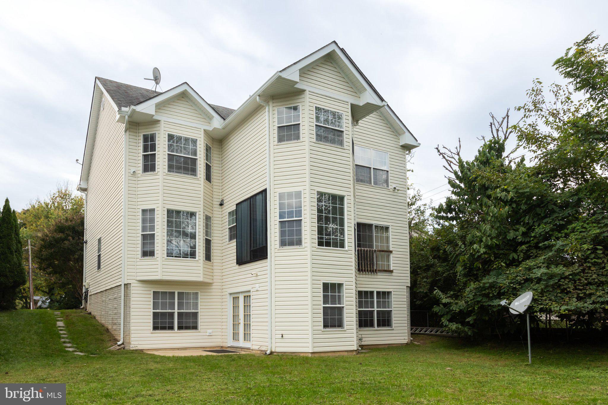 375 N VAN BUREN STREET