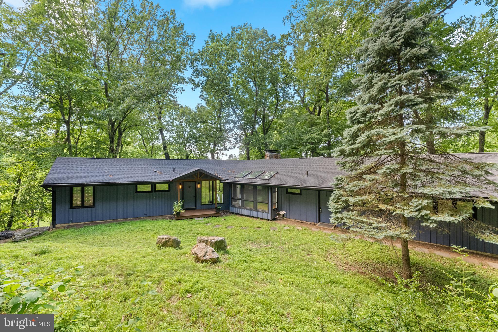 479 WILLANN DRIVE