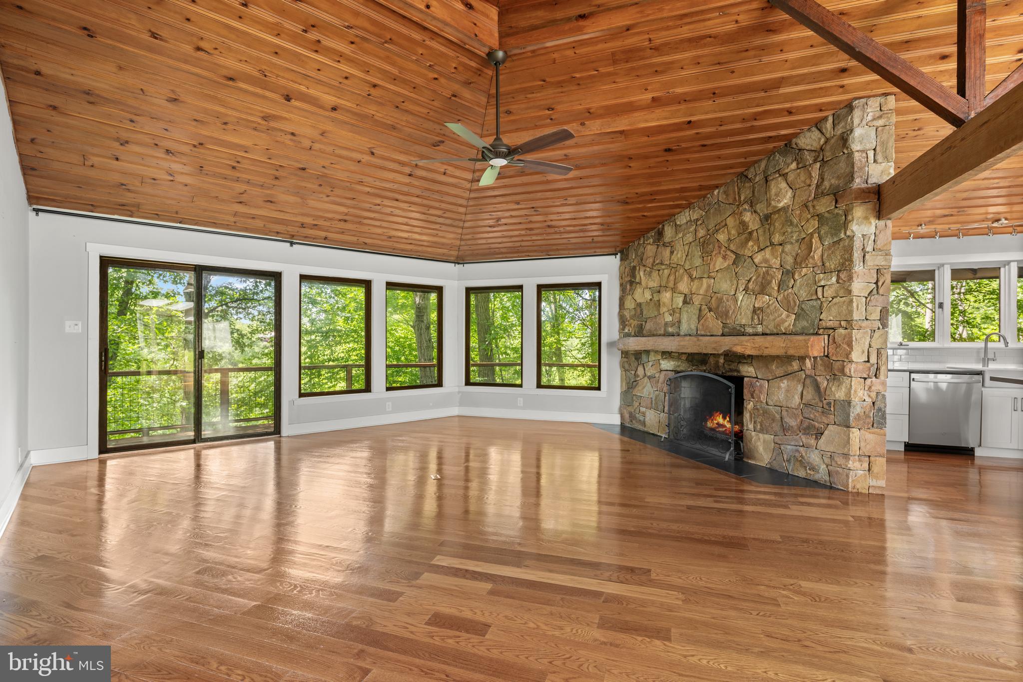 479 WILLANN DRIVE