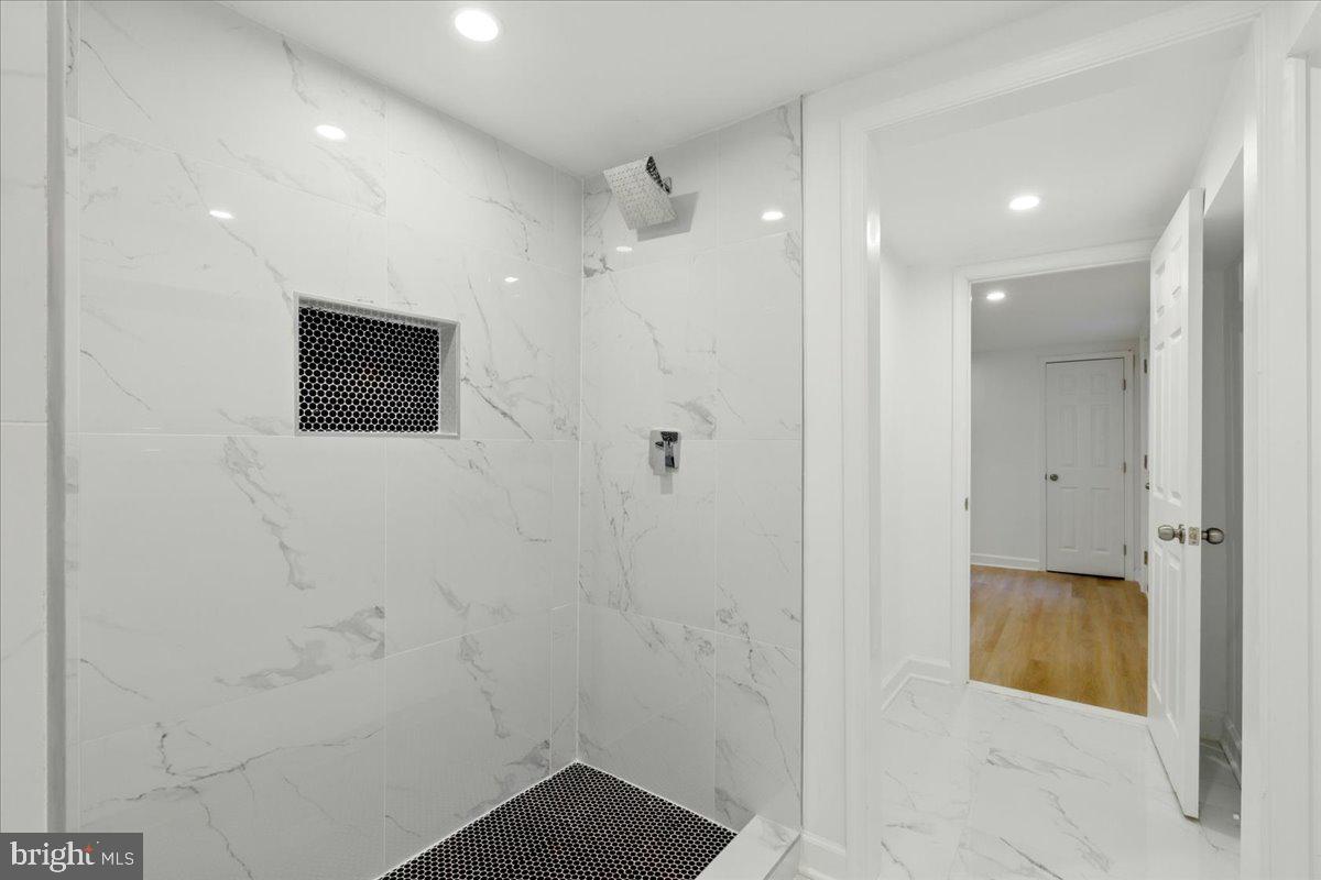 CAMELOT - Residential