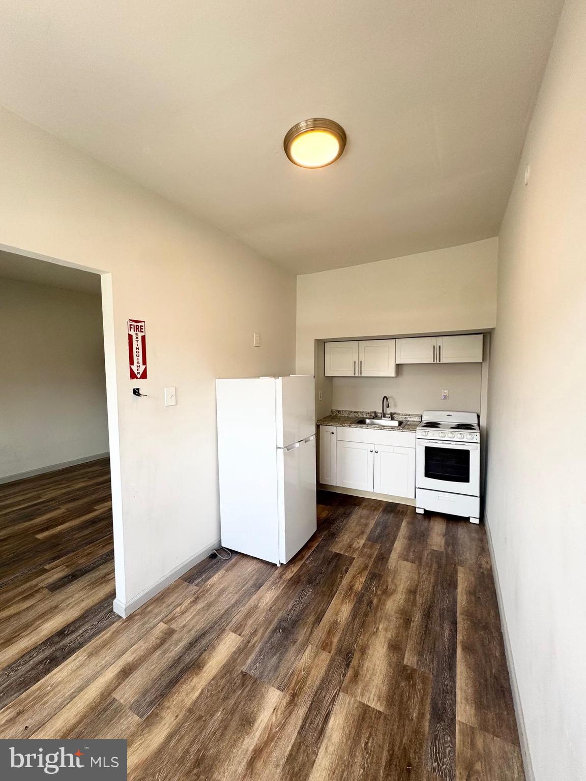 Spacious, bright, updated one bedrooms available directly off of Ogontz Ave! 2nd and 3 floor one bedrooms available 8/1/2025. Tenants pay electric, water, and wifi/cable. Pets considered with fee. Make this your new home!