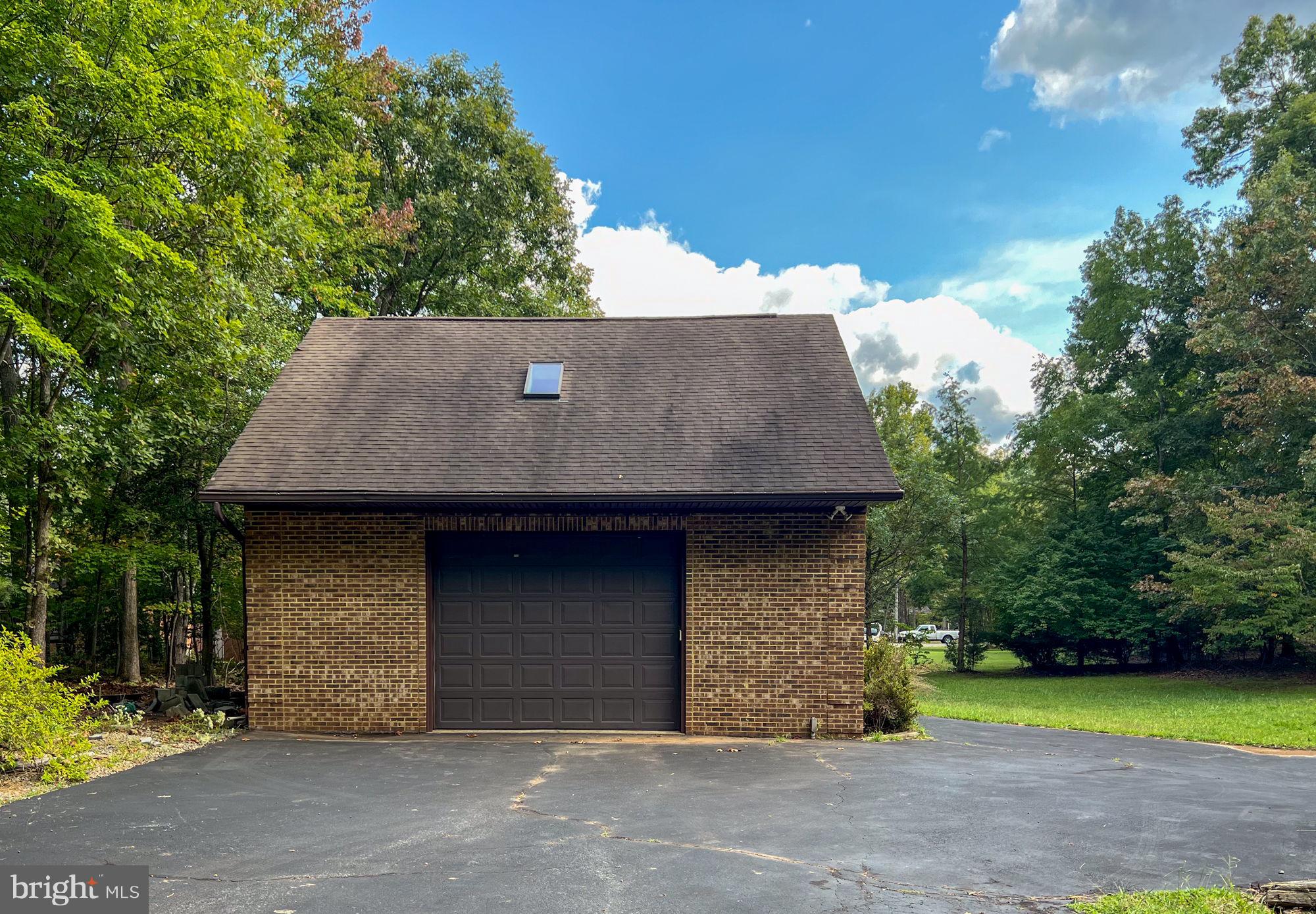 WINDWOOD COVES - Residential