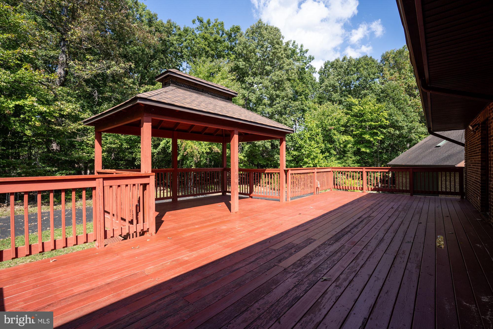 WINDWOOD COVES - Residential