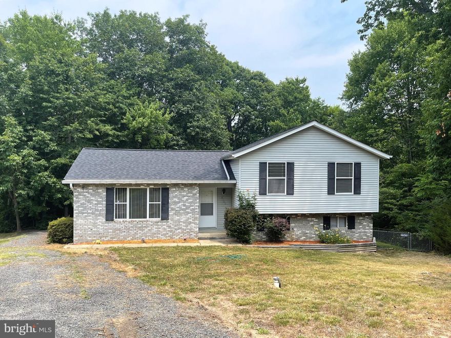 Beautiful, detached home on a quiet cul-de-sac. The living room has a vaulted ceiling and opens into an eat-in kitchen with French doors that lead out to a huge deck and fenced backyard. The primary suite has a full bathroom, large closet and a skylight.  Lower level has a bonus room, family room, 2nd refrigerator and separate laundry room. Pets are case-by-case basis. Immediate availability