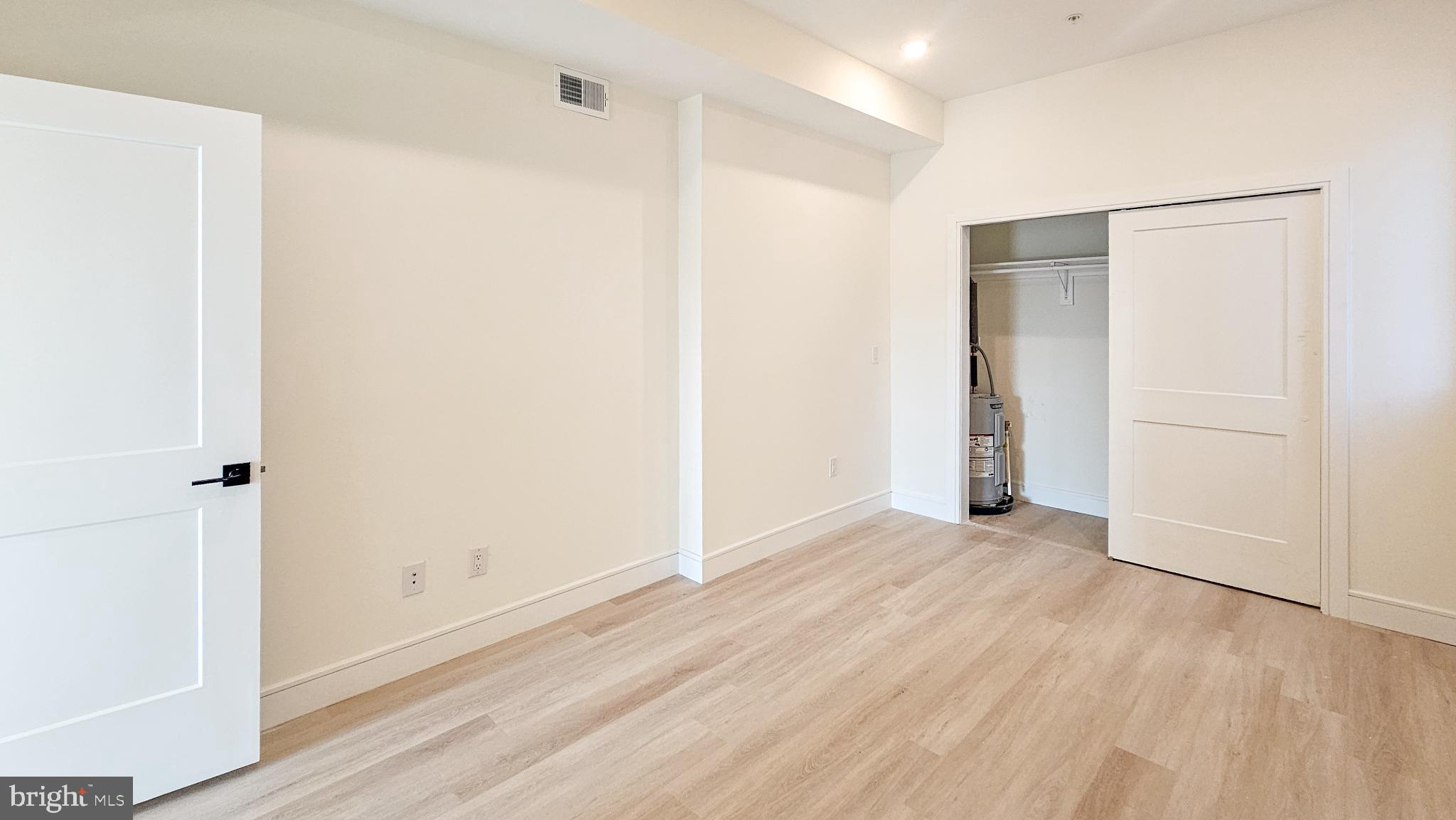 KENSINGTON - Residential Lease