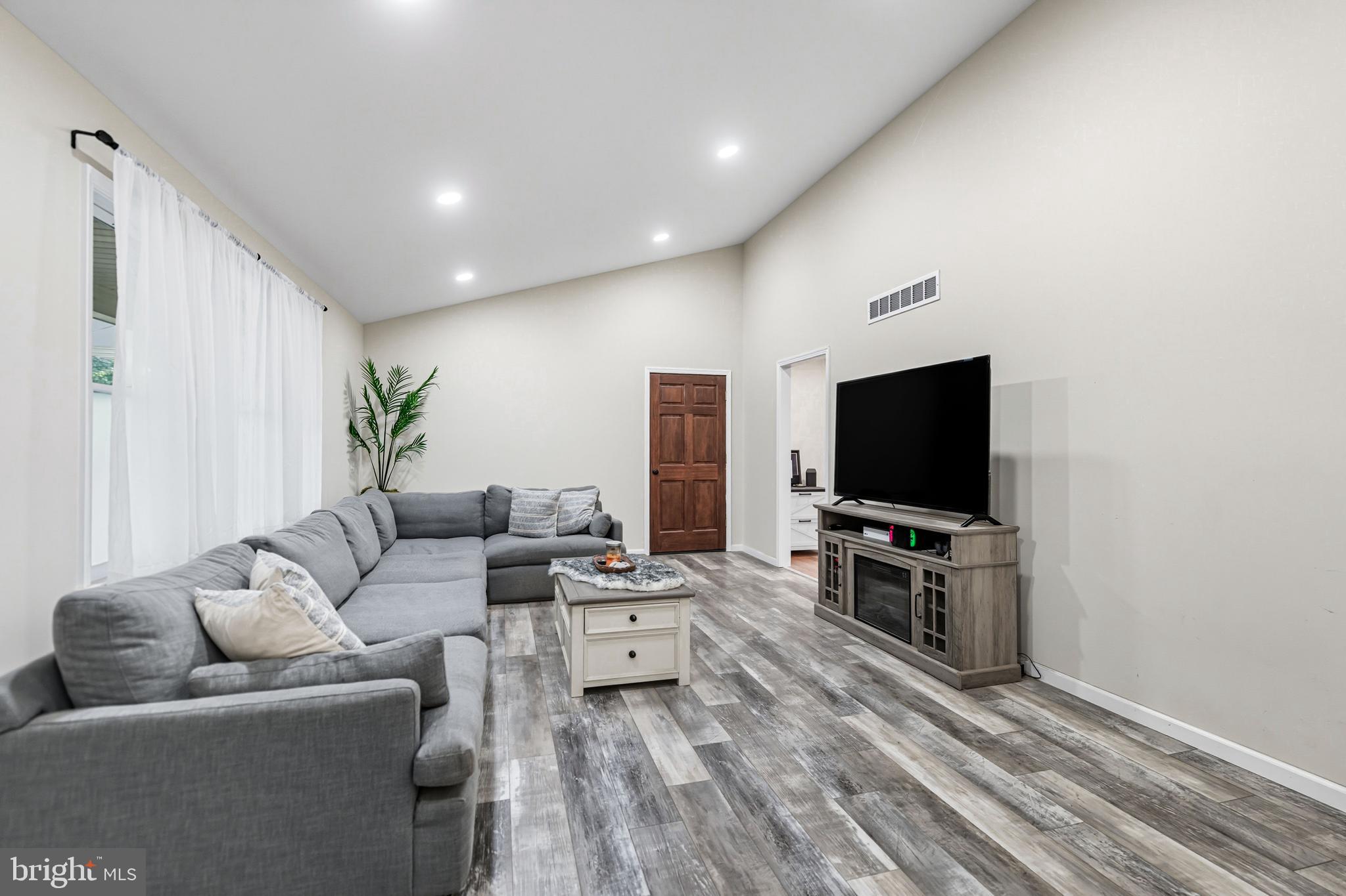 133 MEETINGHOUSE LANE