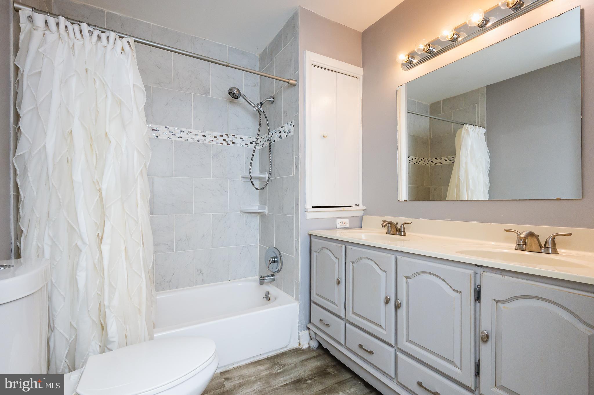 NORTHAMPTON - Residential