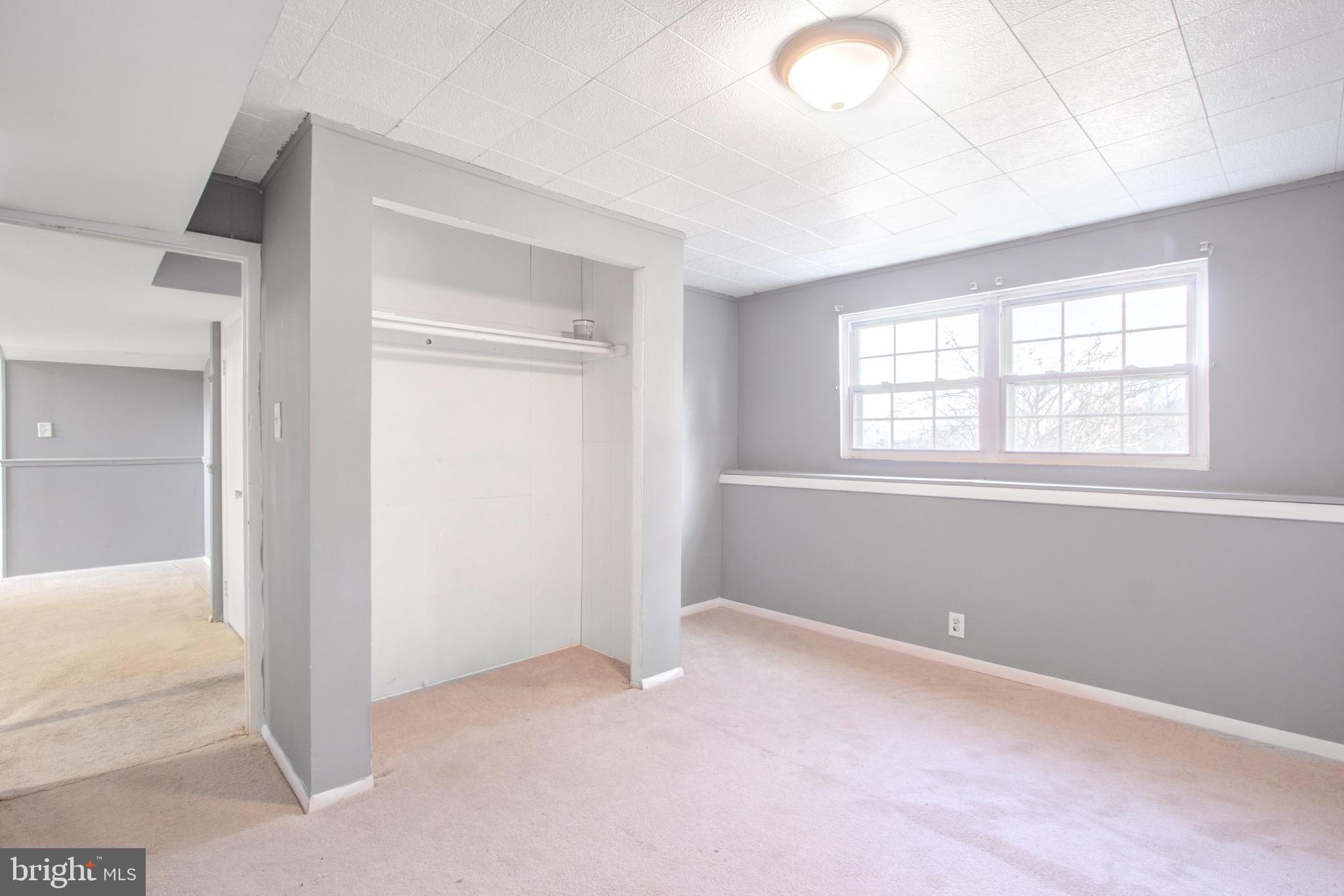 NORTHAMPTON - Residential