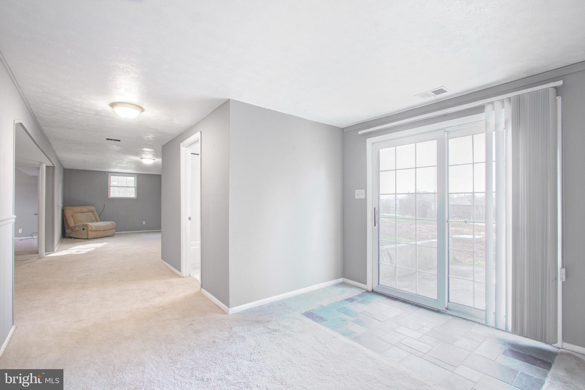 NORTHAMPTON - Residential