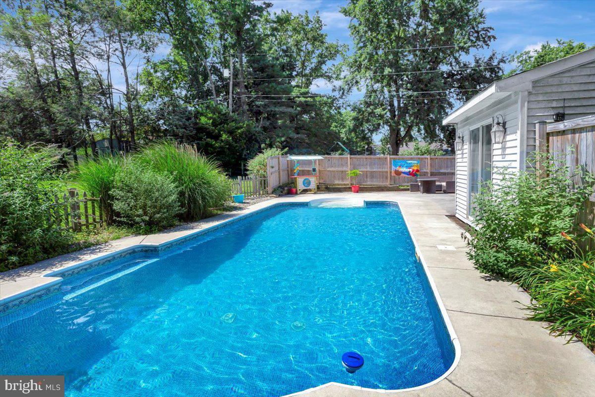 NORTHAMPTON - Residential