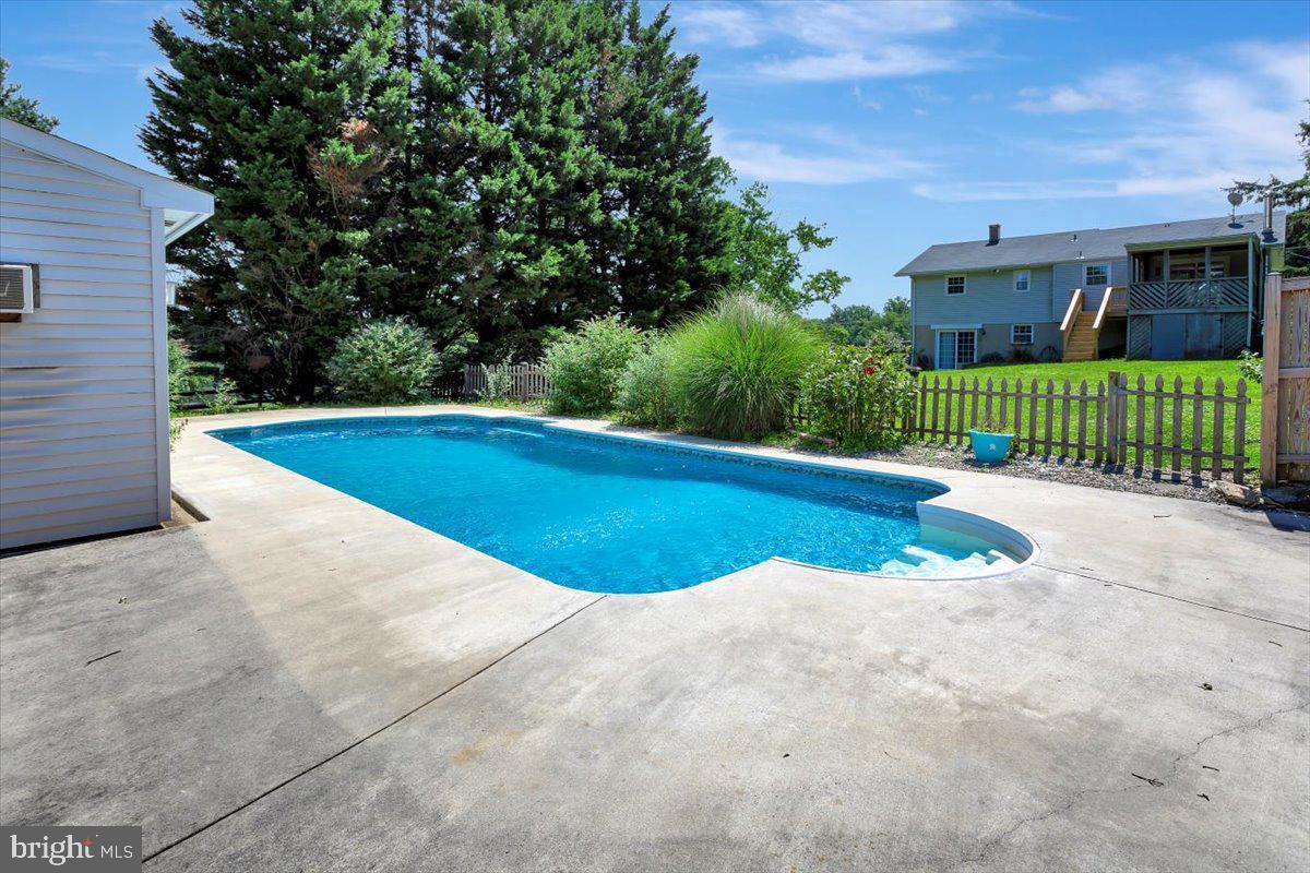 NORTHAMPTON - Residential