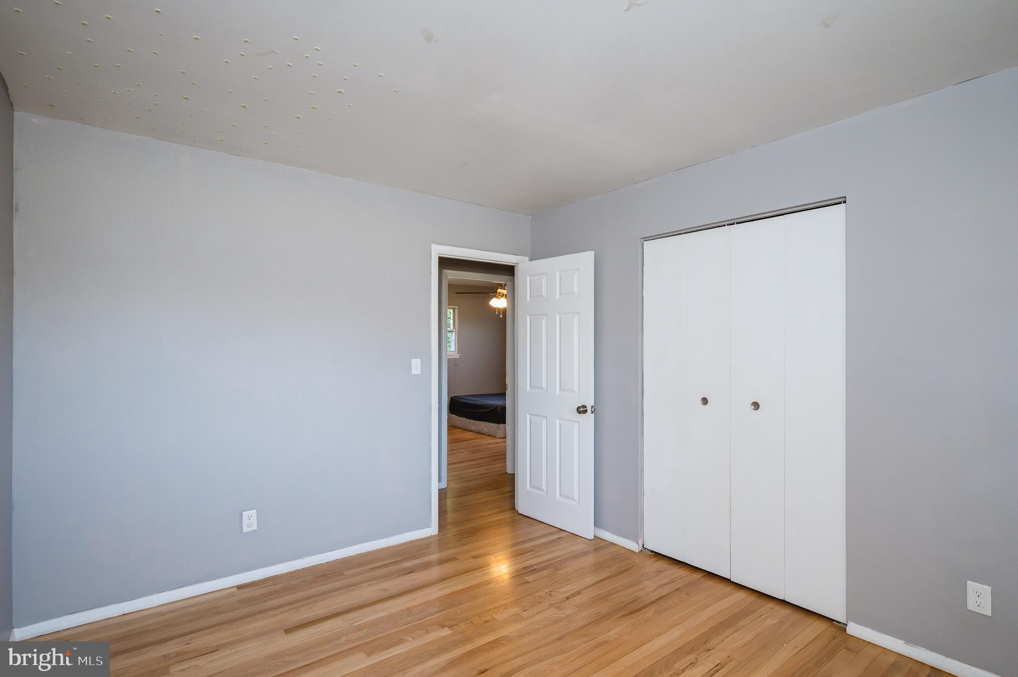 NORTHAMPTON - Residential