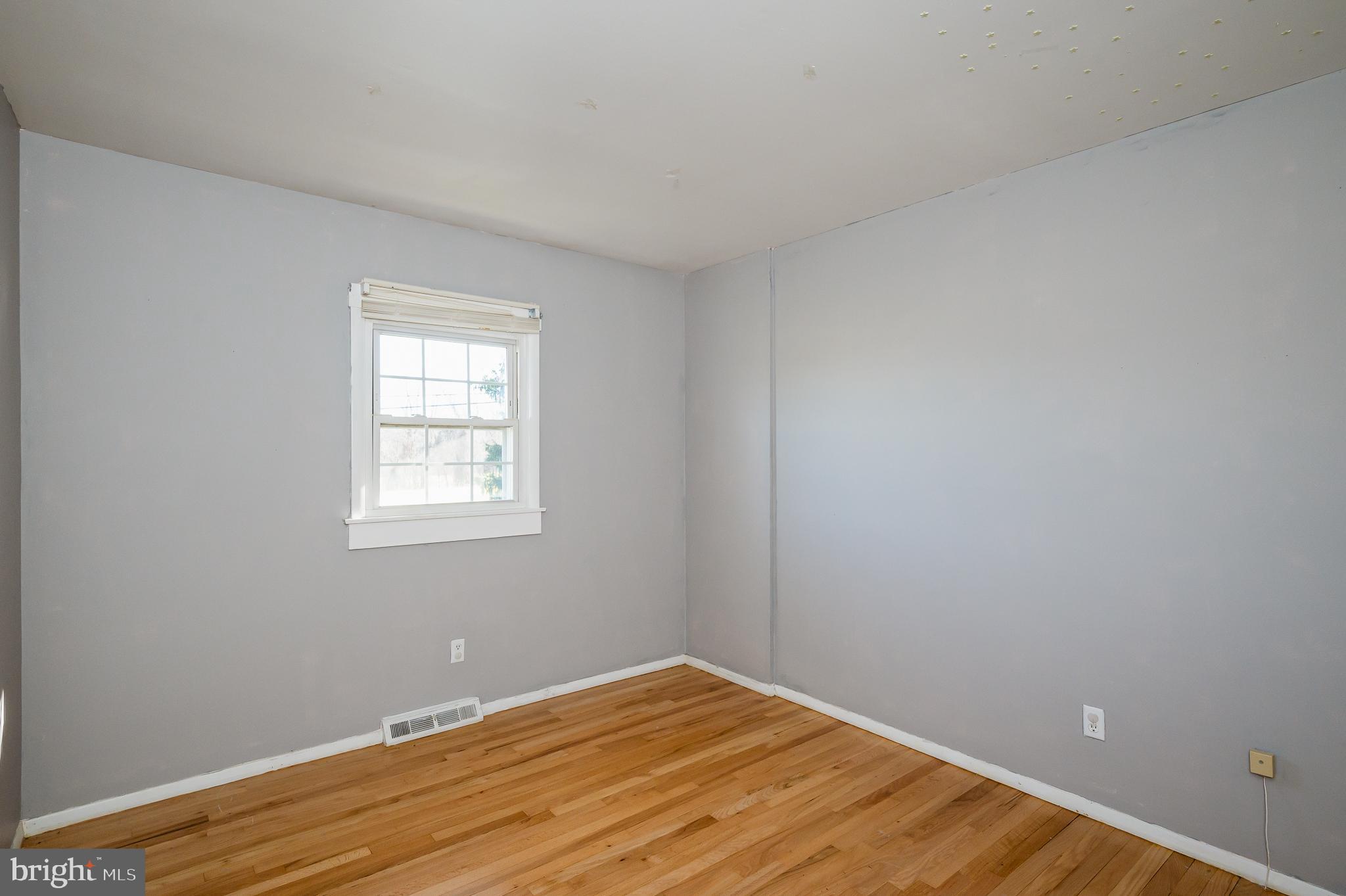 NORTHAMPTON - Residential