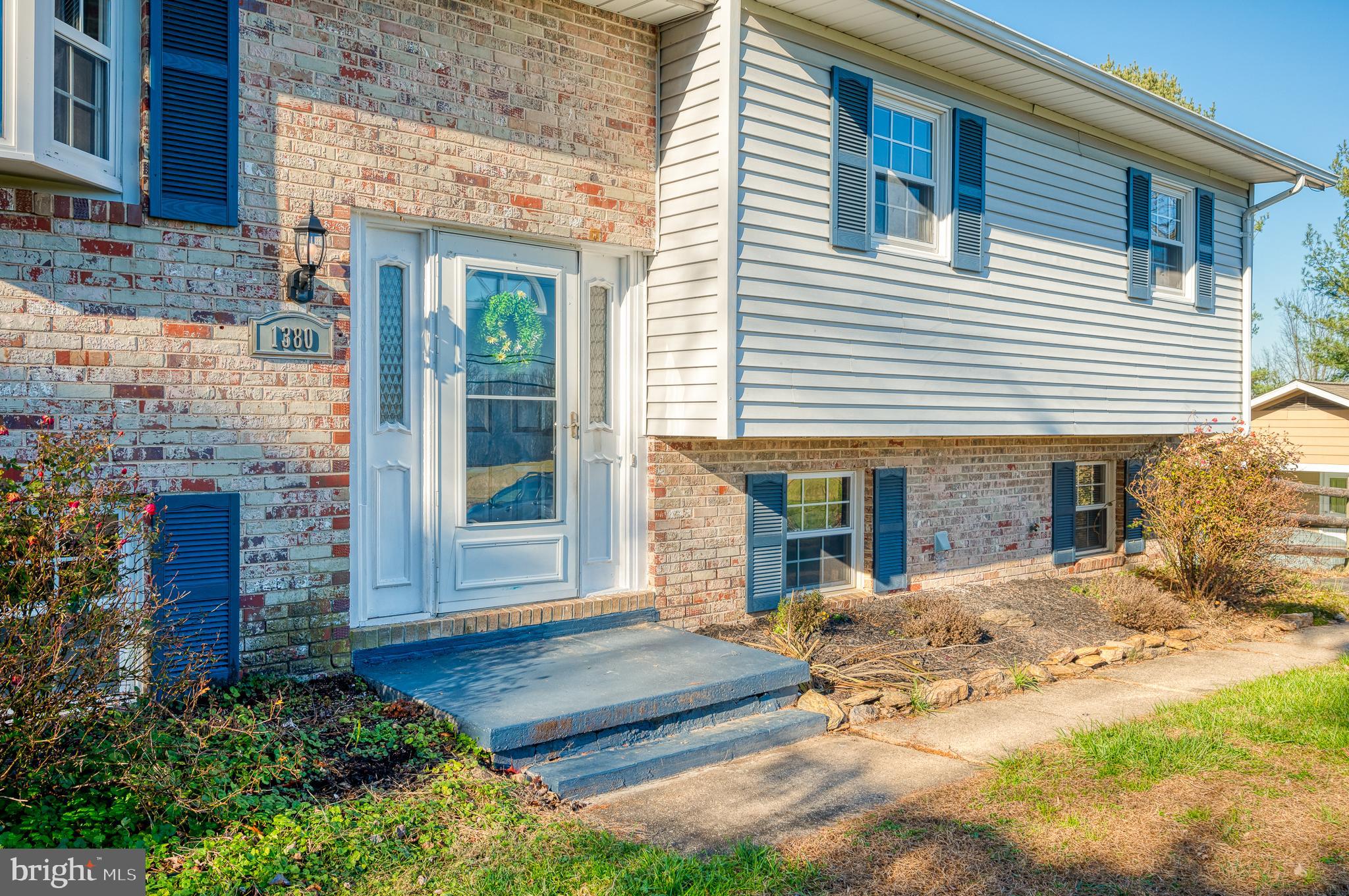 NORTHAMPTON - Residential