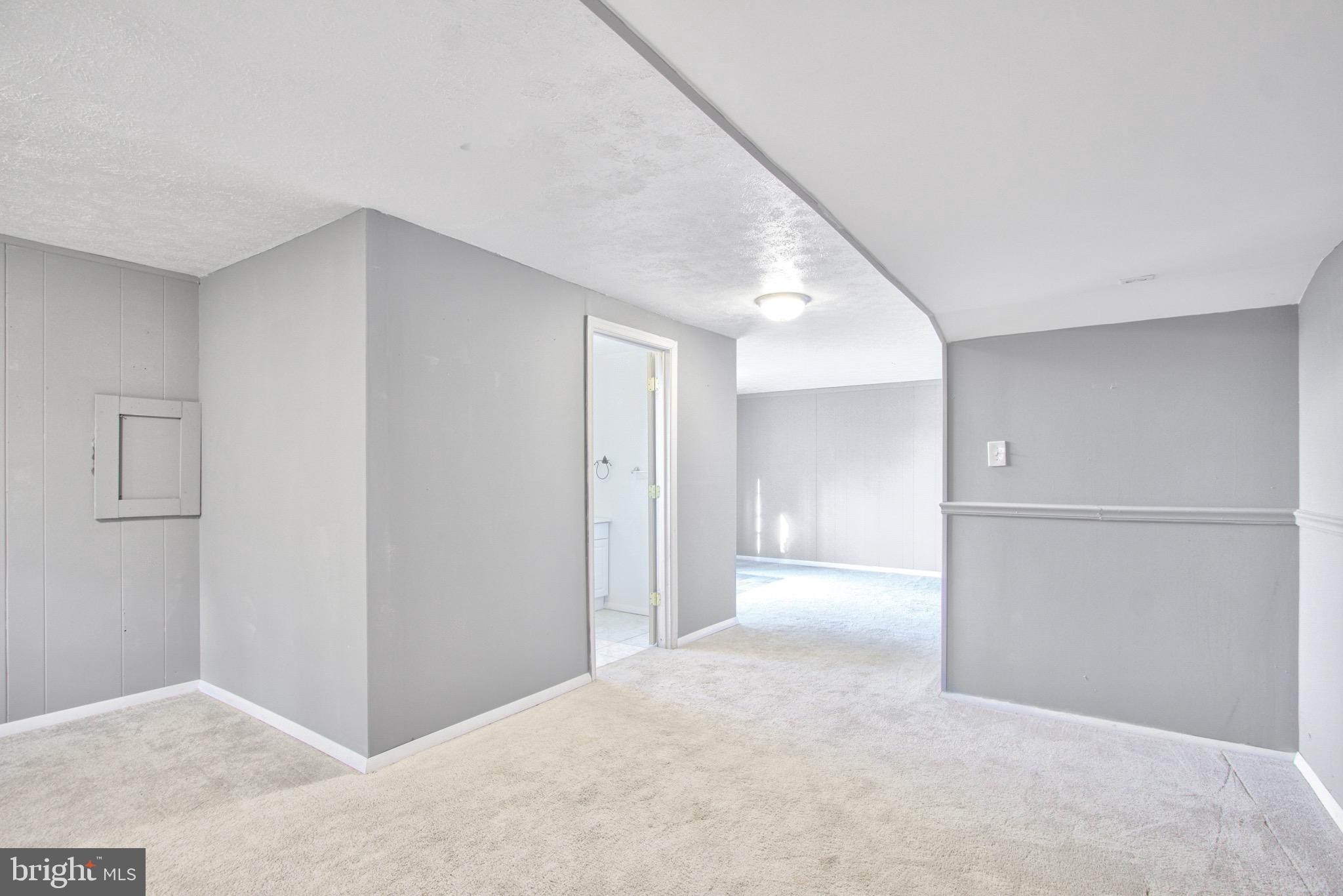 NORTHAMPTON - Residential