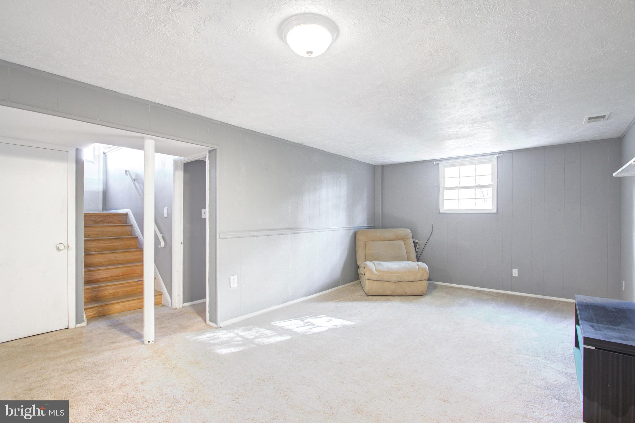 NORTHAMPTON - Residential