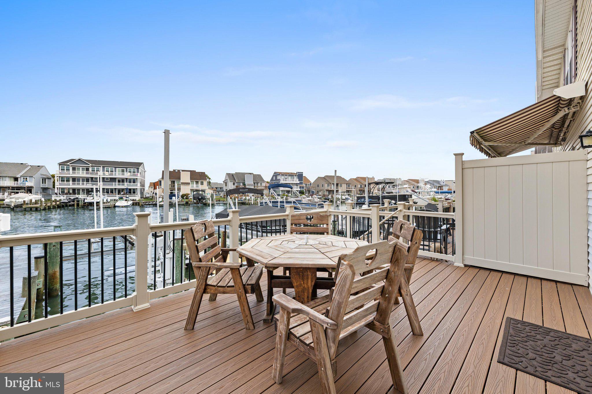 610 BAYSHORE COURT 3