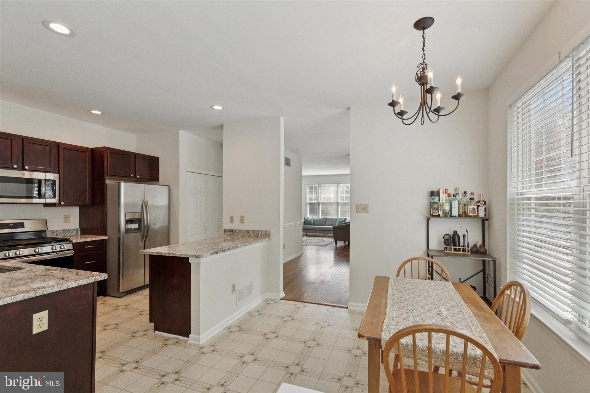 CHARLESTOWN OAKS - Residential