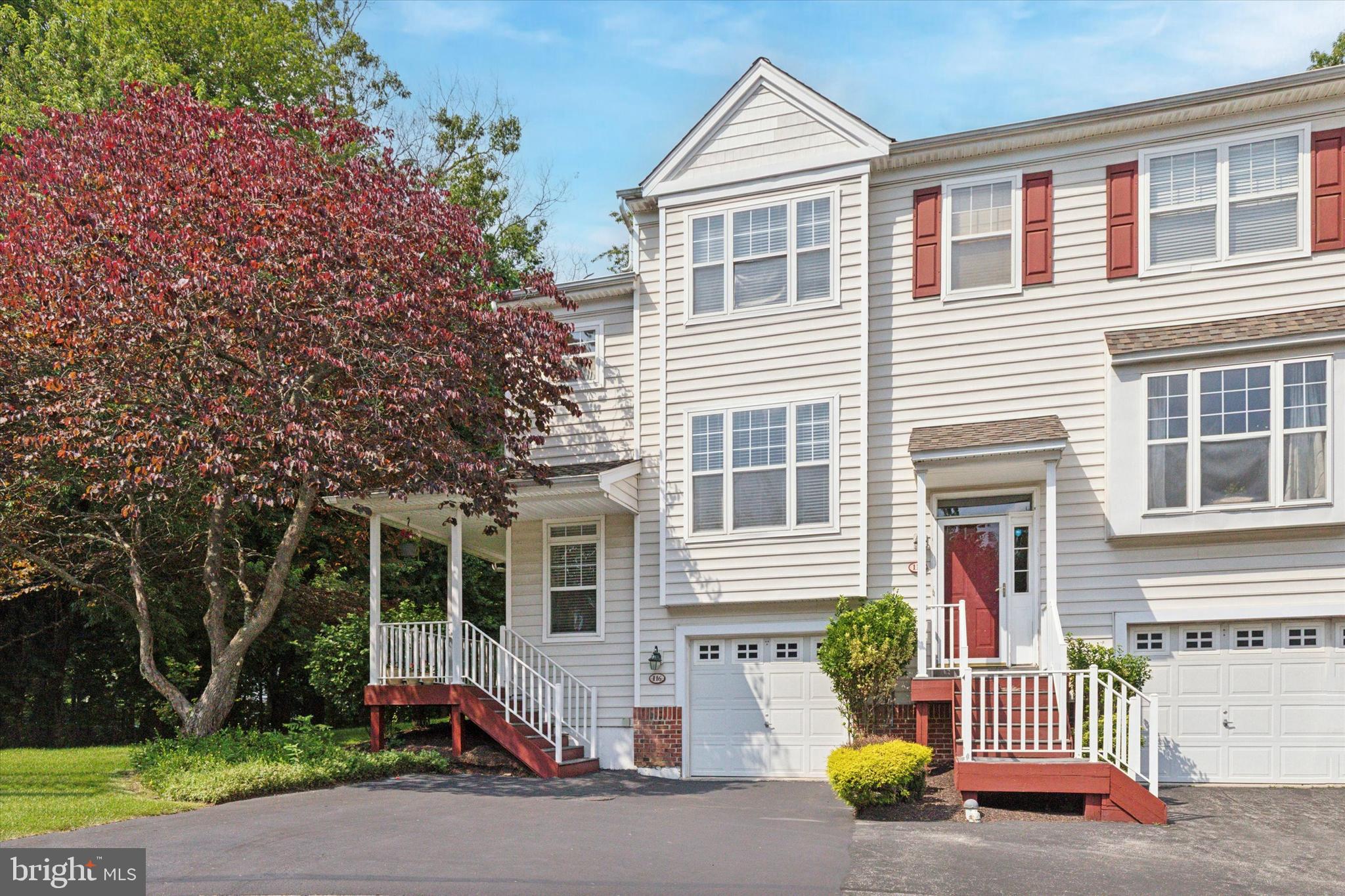 CHARLESTOWN OAKS - Residential