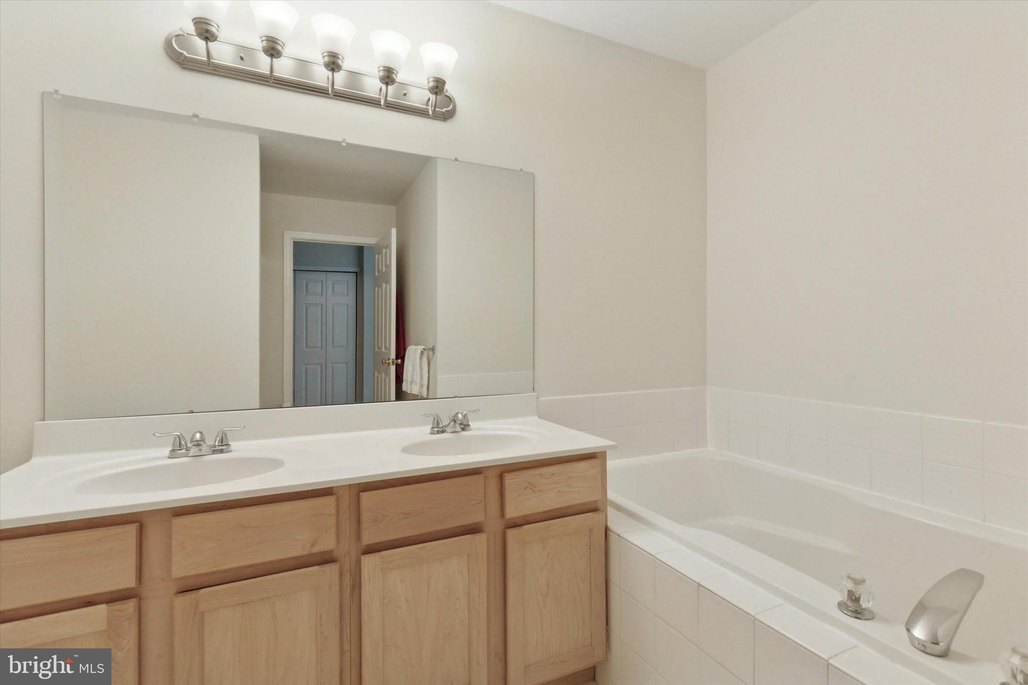 CHARLESTOWN OAKS - Residential