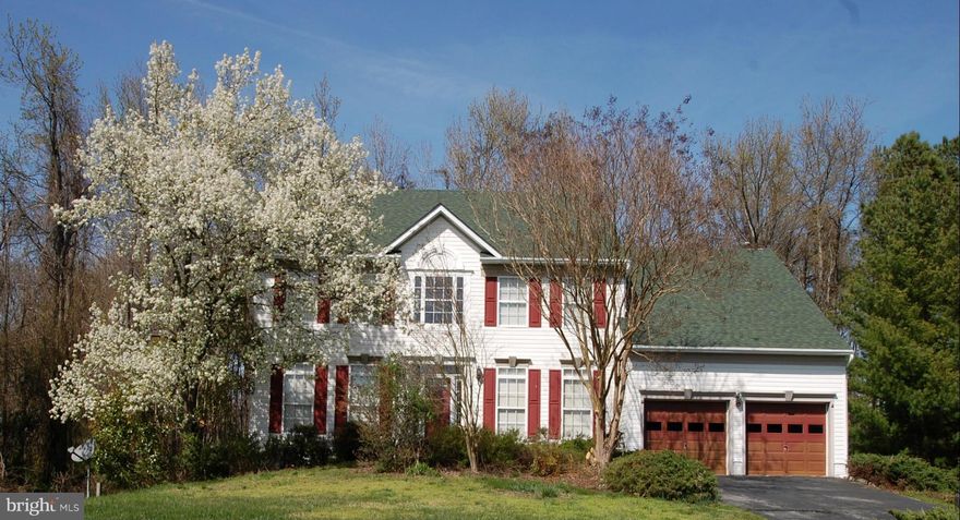 4 bedroom 2 1/2 Bath Stately Colonial.  Master Bedroom with Super-bath and Huge Walk-in Closet.  First floor Library, Family room off kitchen with fireplace.  Front sitting room, separate Dining Room and Breakfast area.  Large 1.9 Acre Waterfront Lot, Great for Kayak and Canoeing.  In-ground pool.  Backs to woods and wetlands. Just needs some TLC to be a great home again!