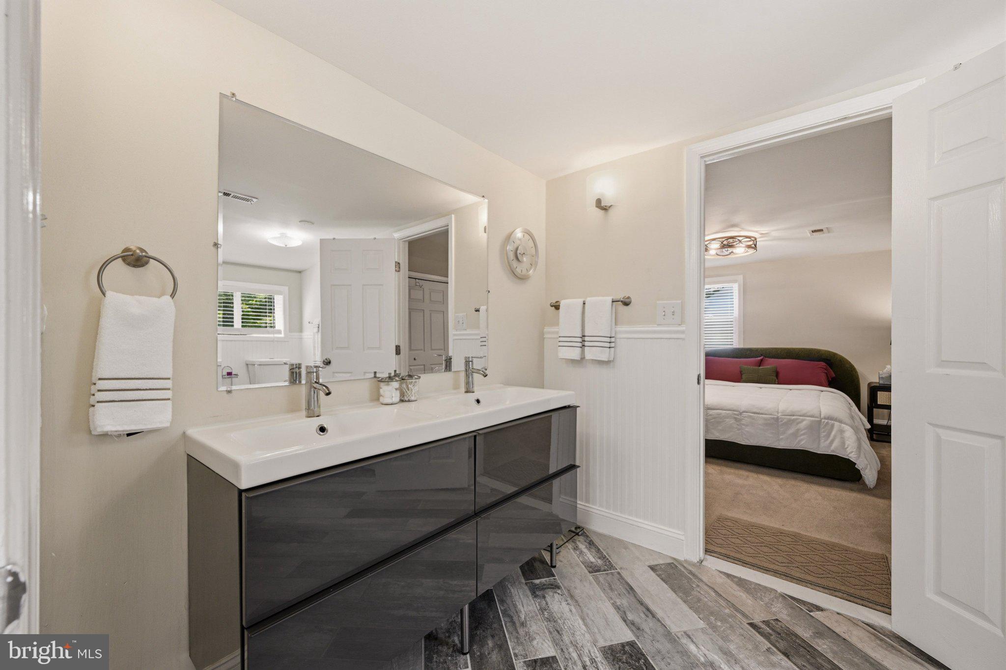 CHEVERLY MANOR - Residential