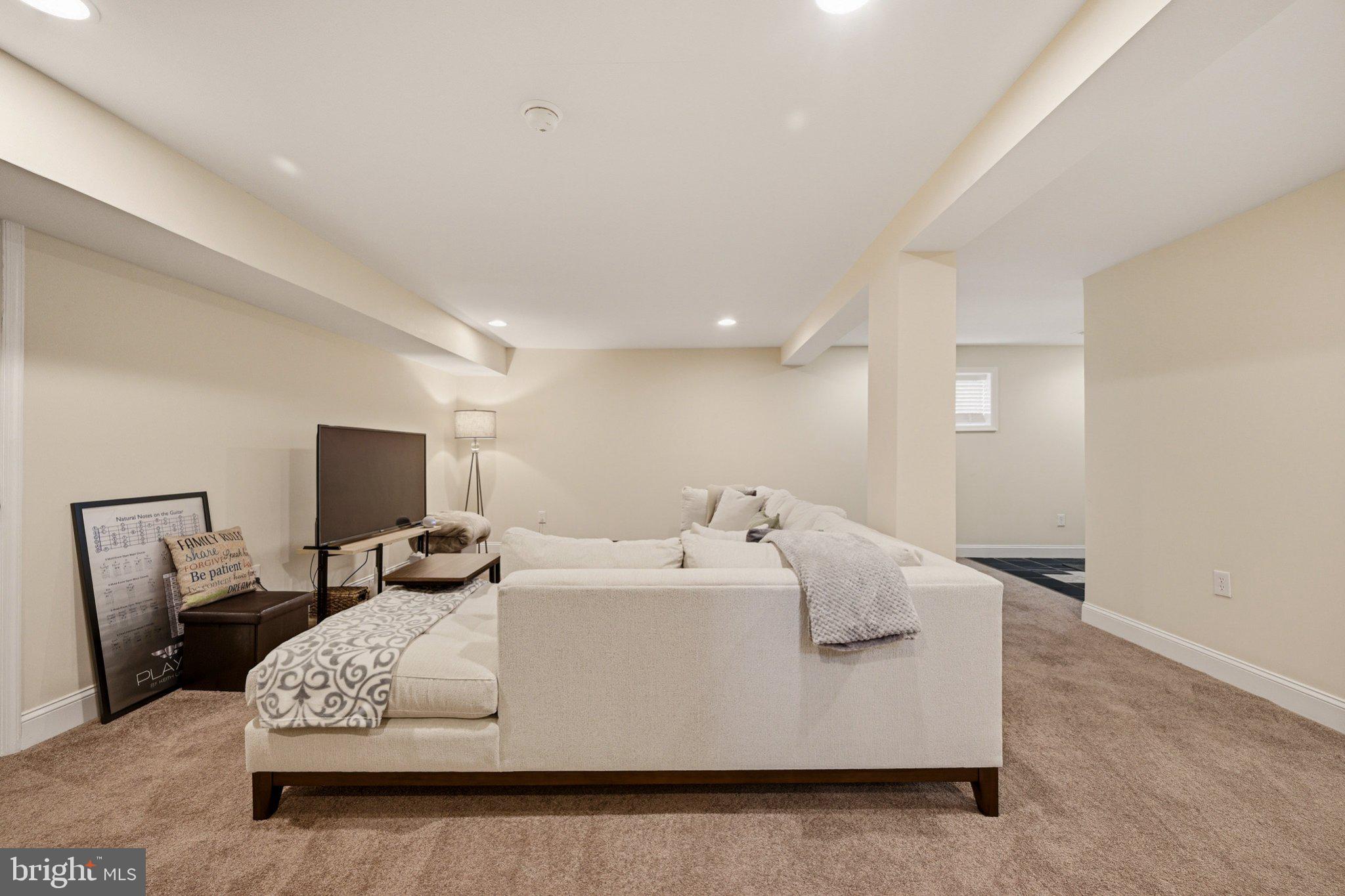CHEVERLY MANOR - Residential