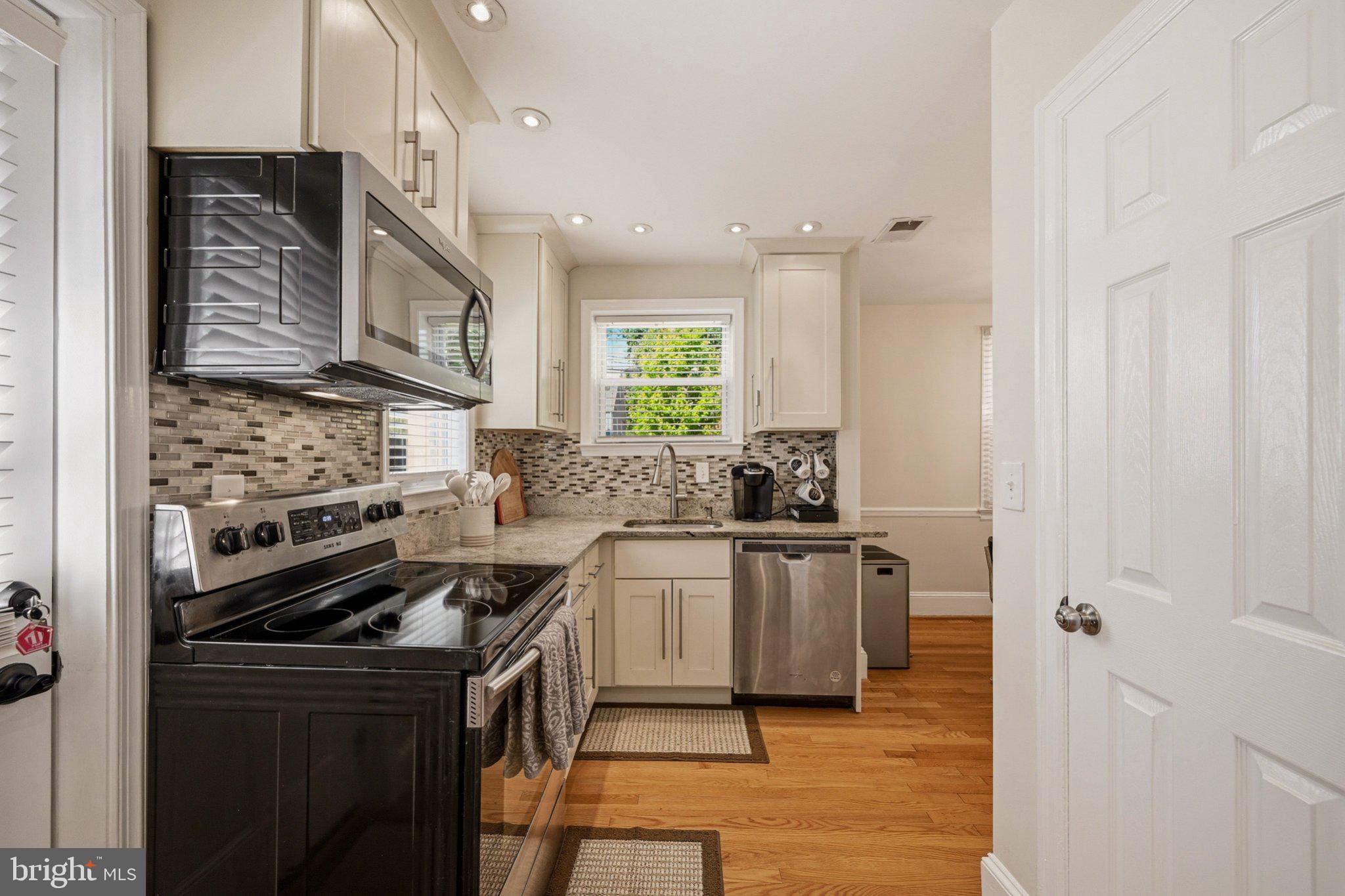 CHEVERLY MANOR - Residential