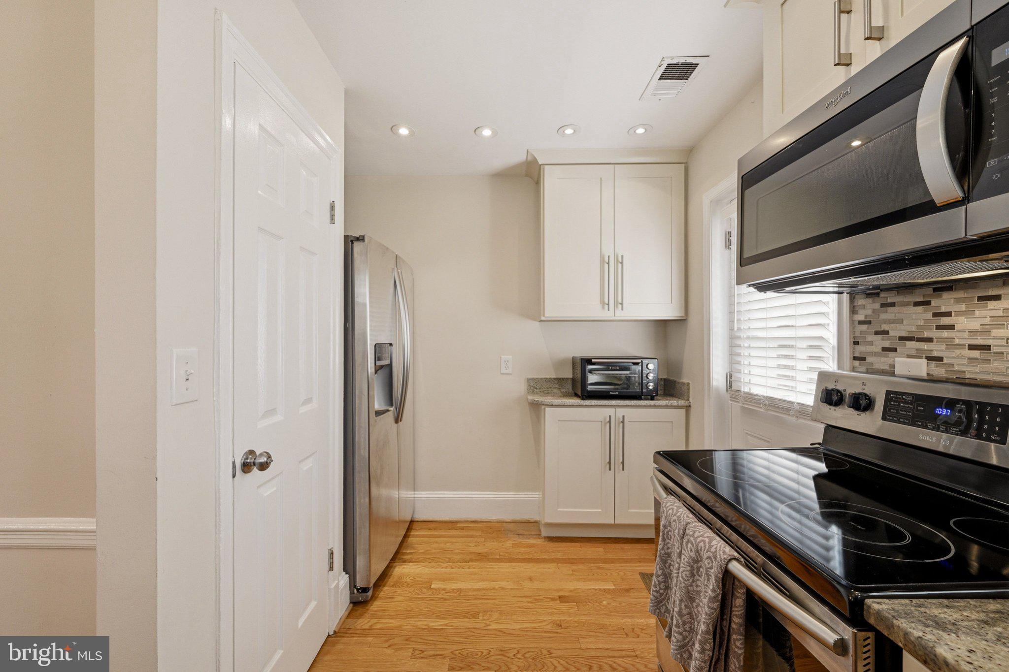 CHEVERLY MANOR - Residential
