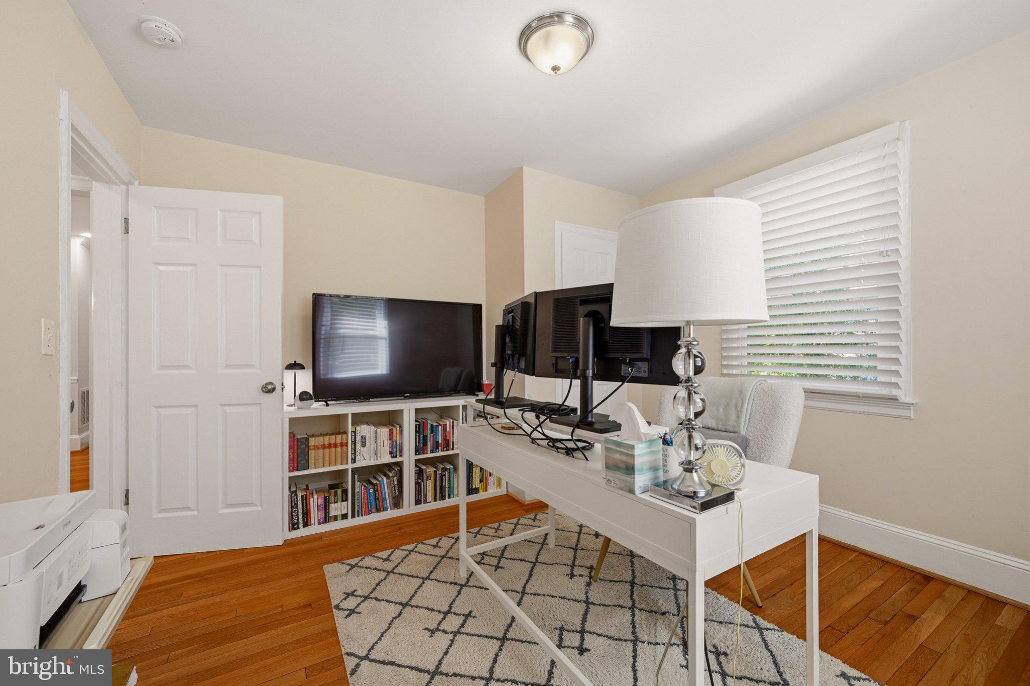 CHEVERLY MANOR - Residential