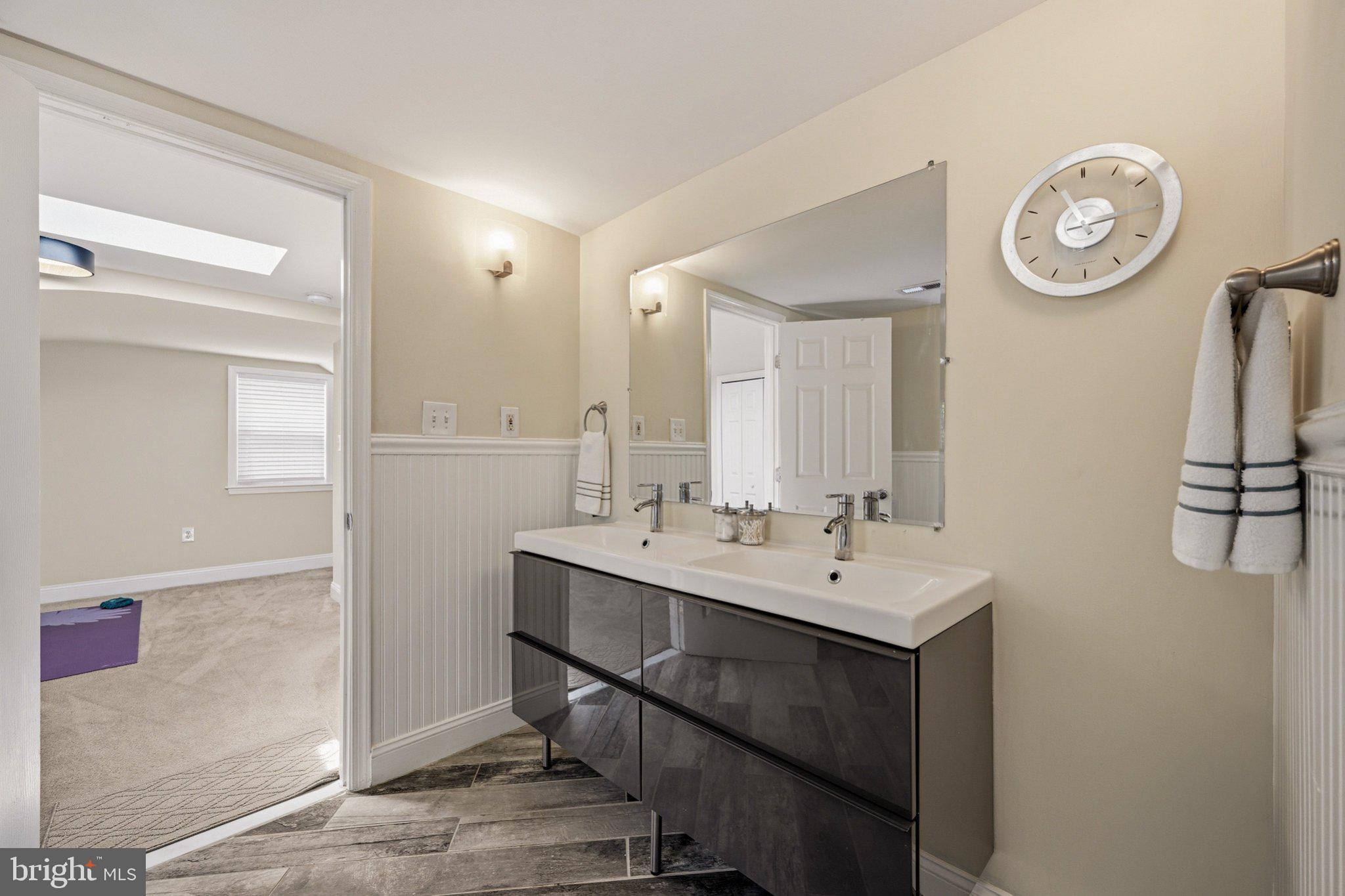 CHEVERLY MANOR - Residential