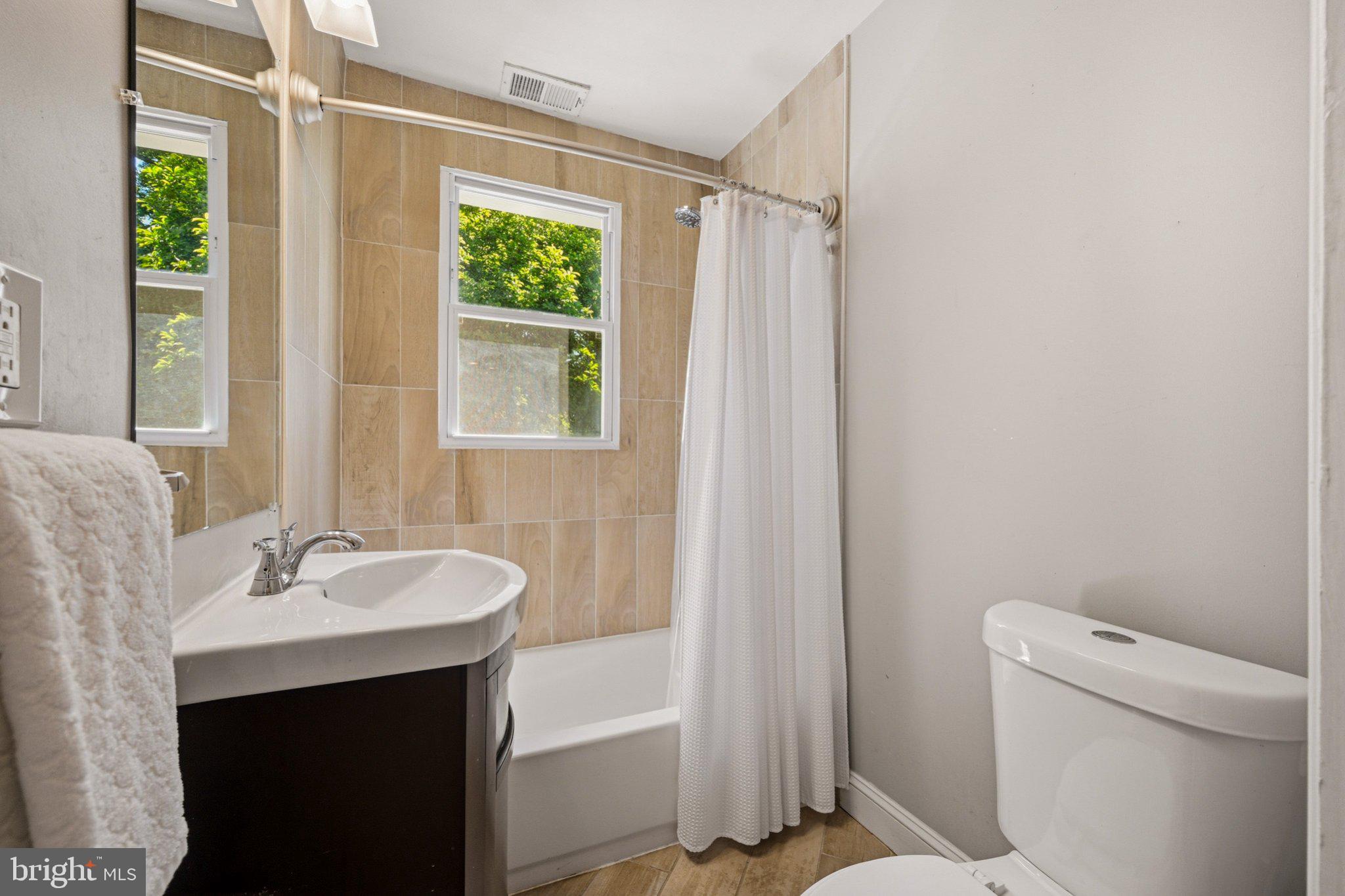 CHEVERLY MANOR - Residential