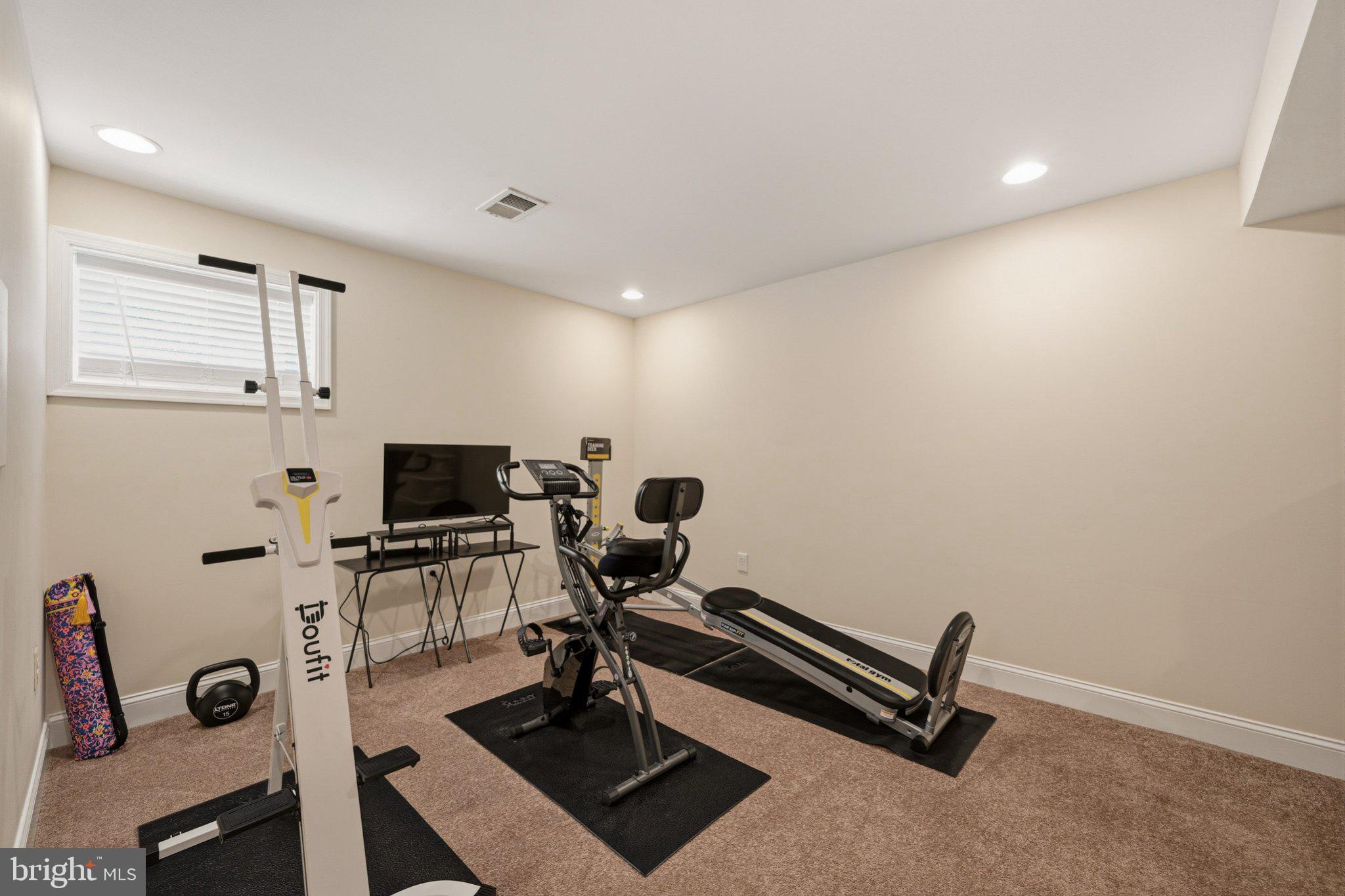 CHEVERLY MANOR - Residential