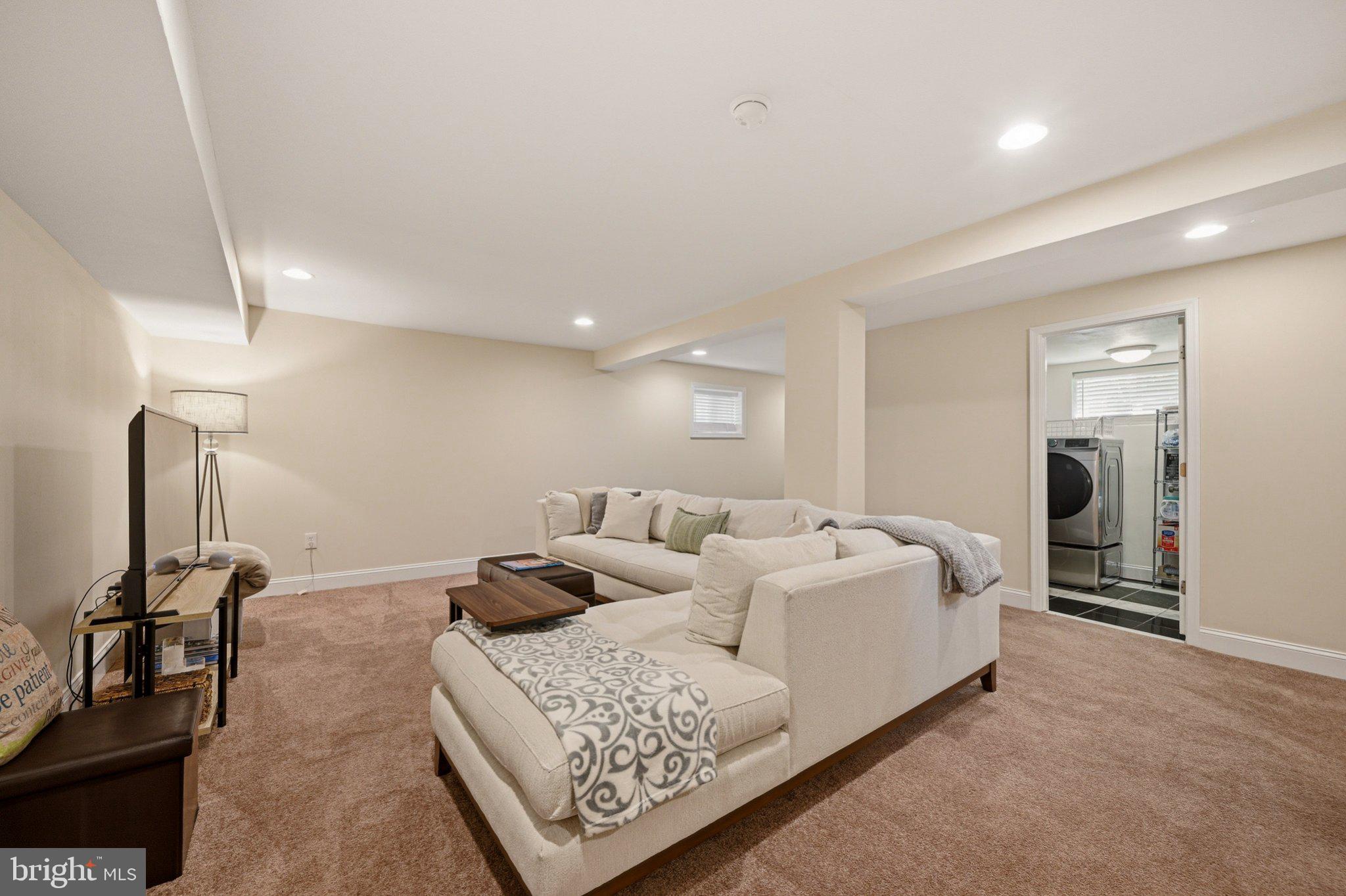 CHEVERLY MANOR - Residential