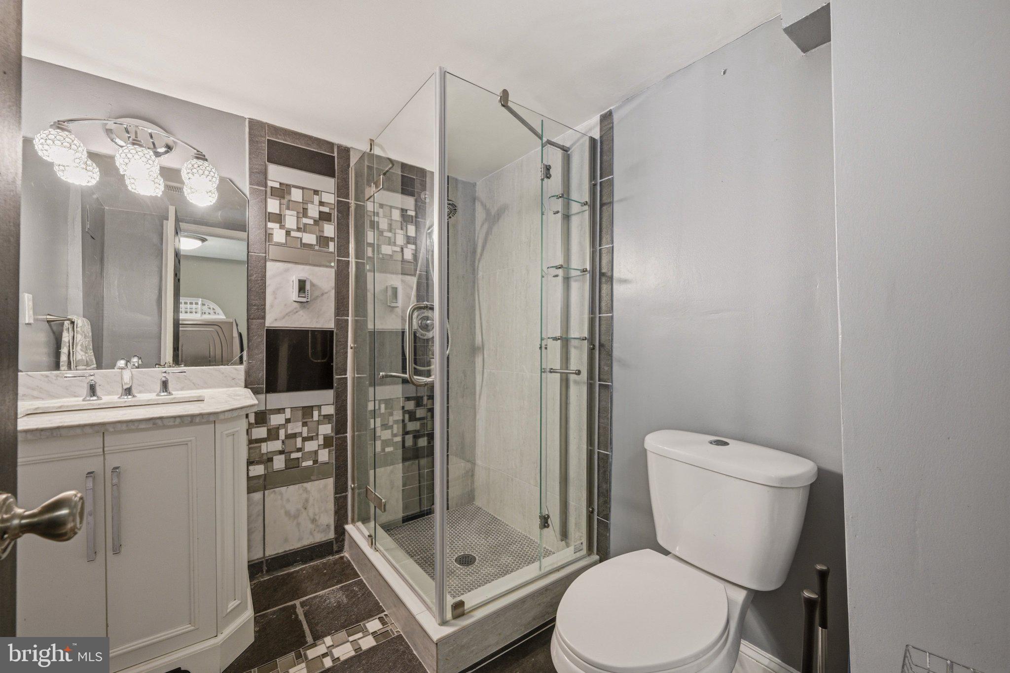 CHEVERLY MANOR - Residential