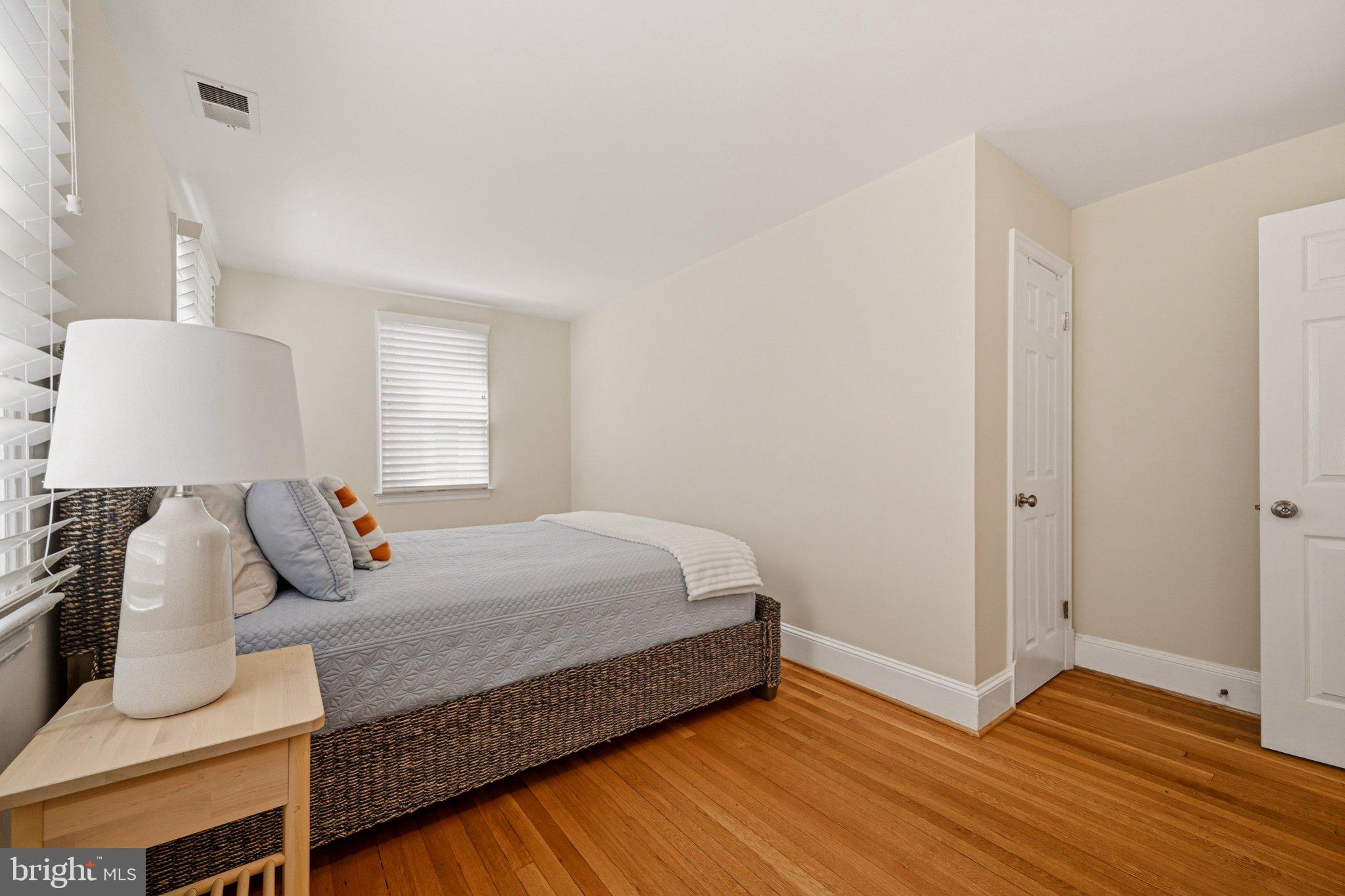 CHEVERLY MANOR - Residential