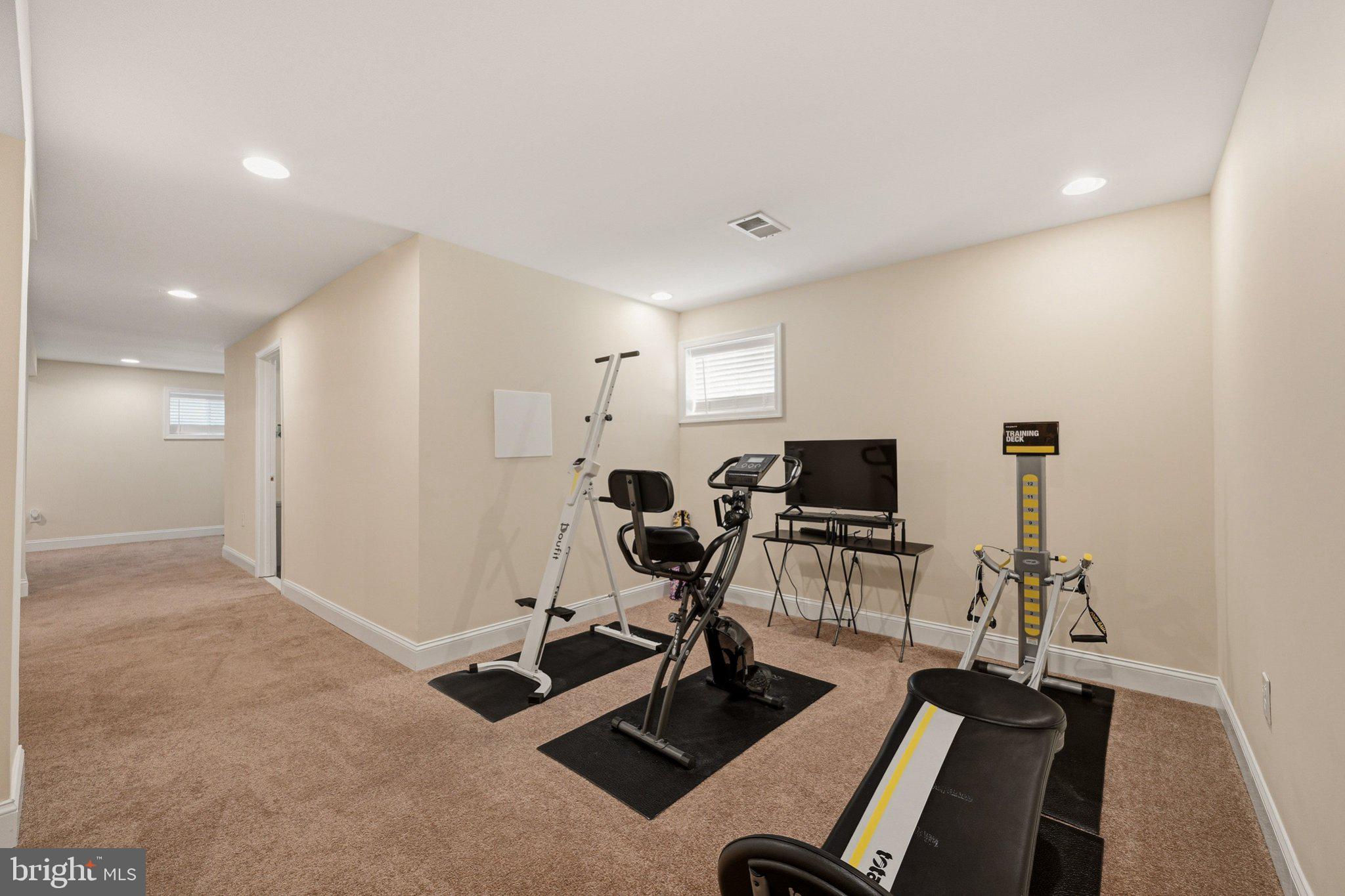 CHEVERLY MANOR - Residential