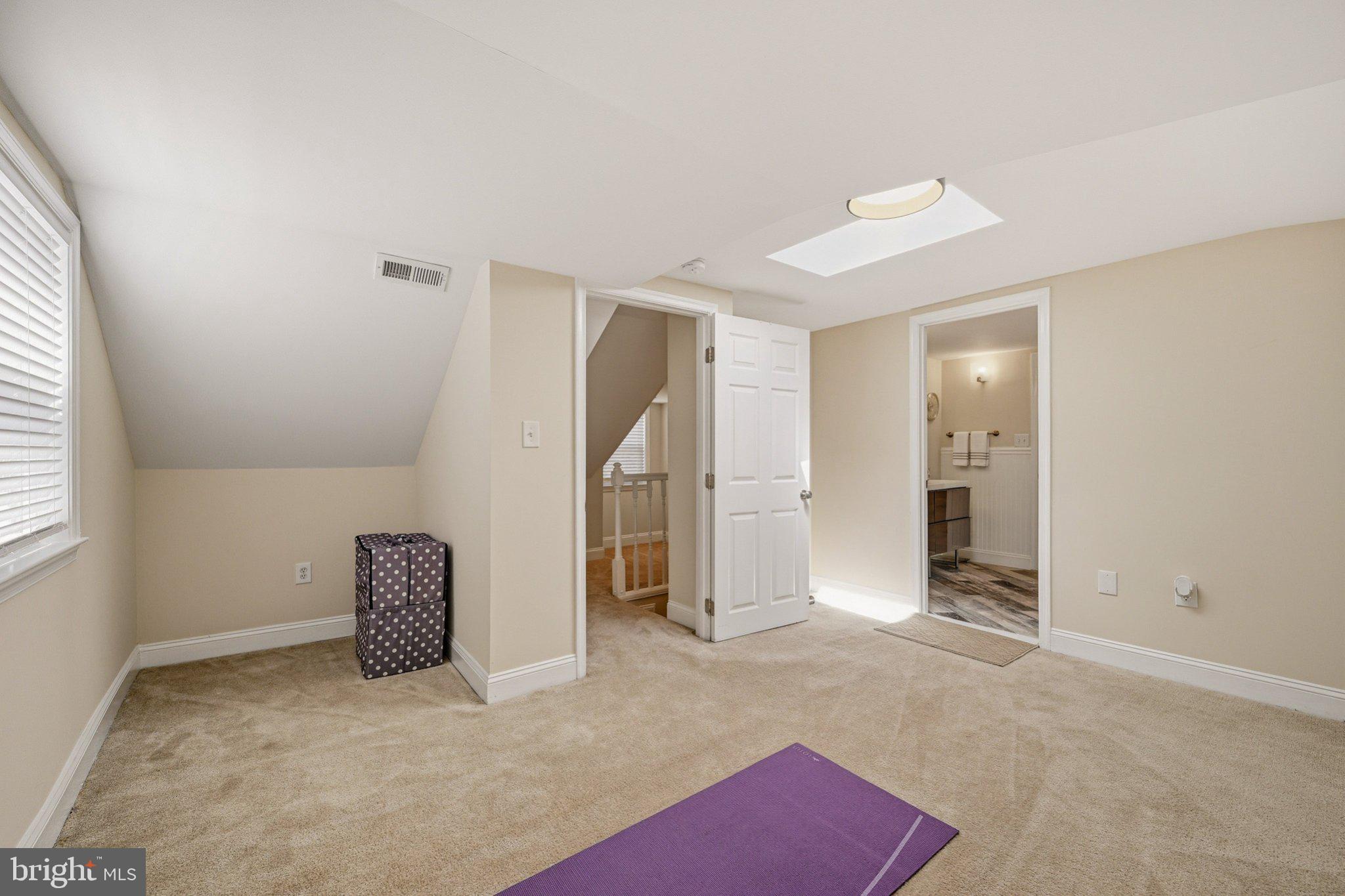 CHEVERLY MANOR - Residential