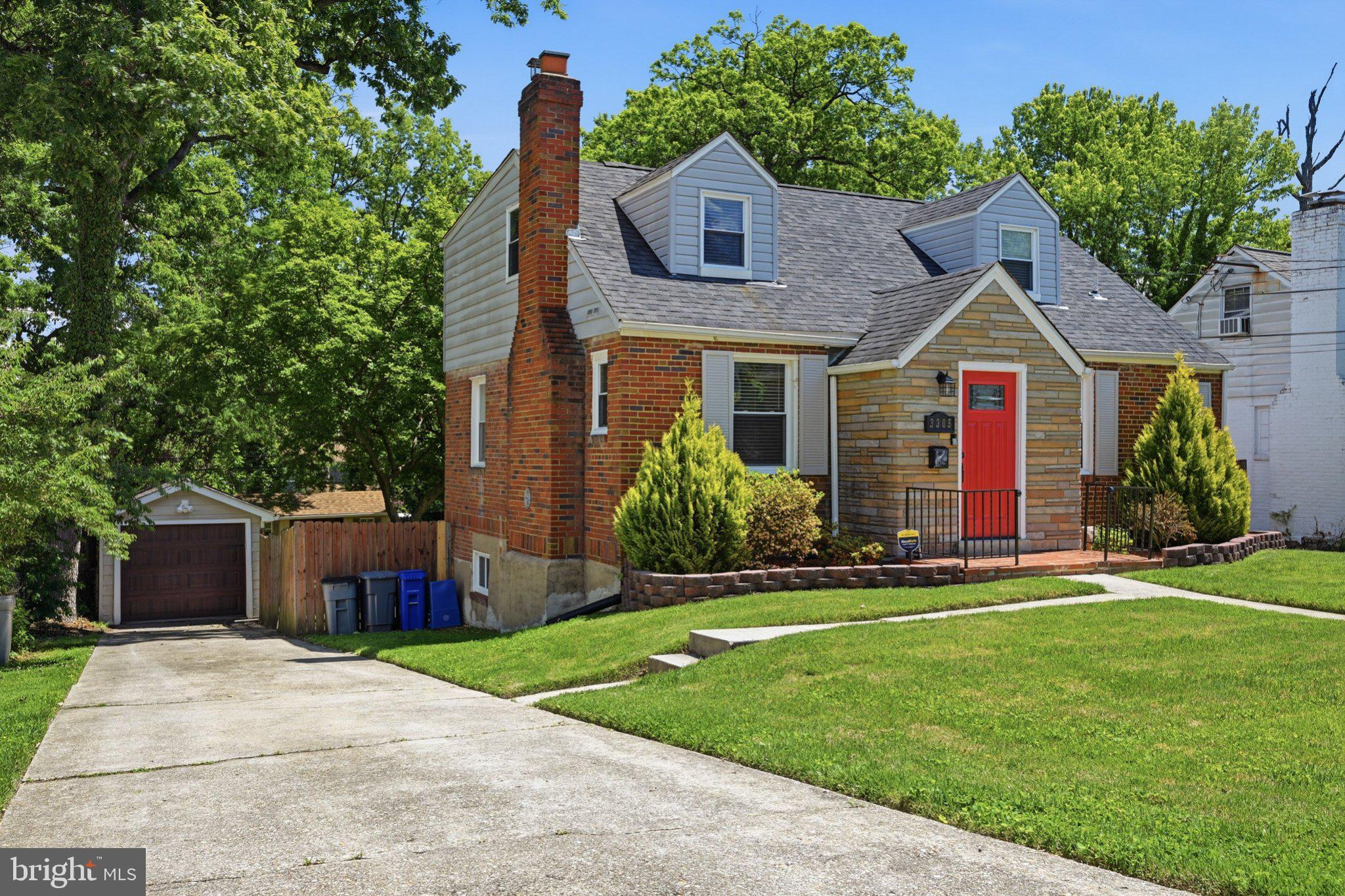 CHEVERLY MANOR - Residential