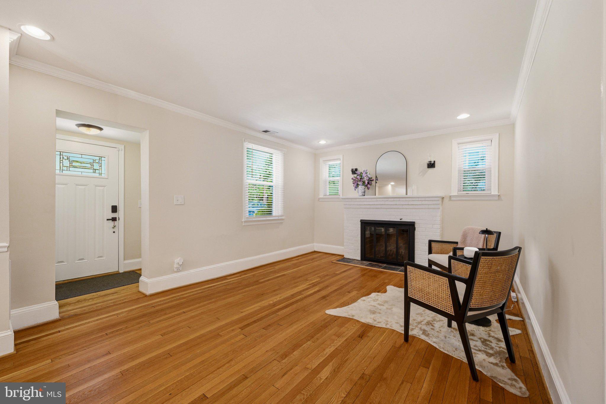 CHEVERLY MANOR - Residential